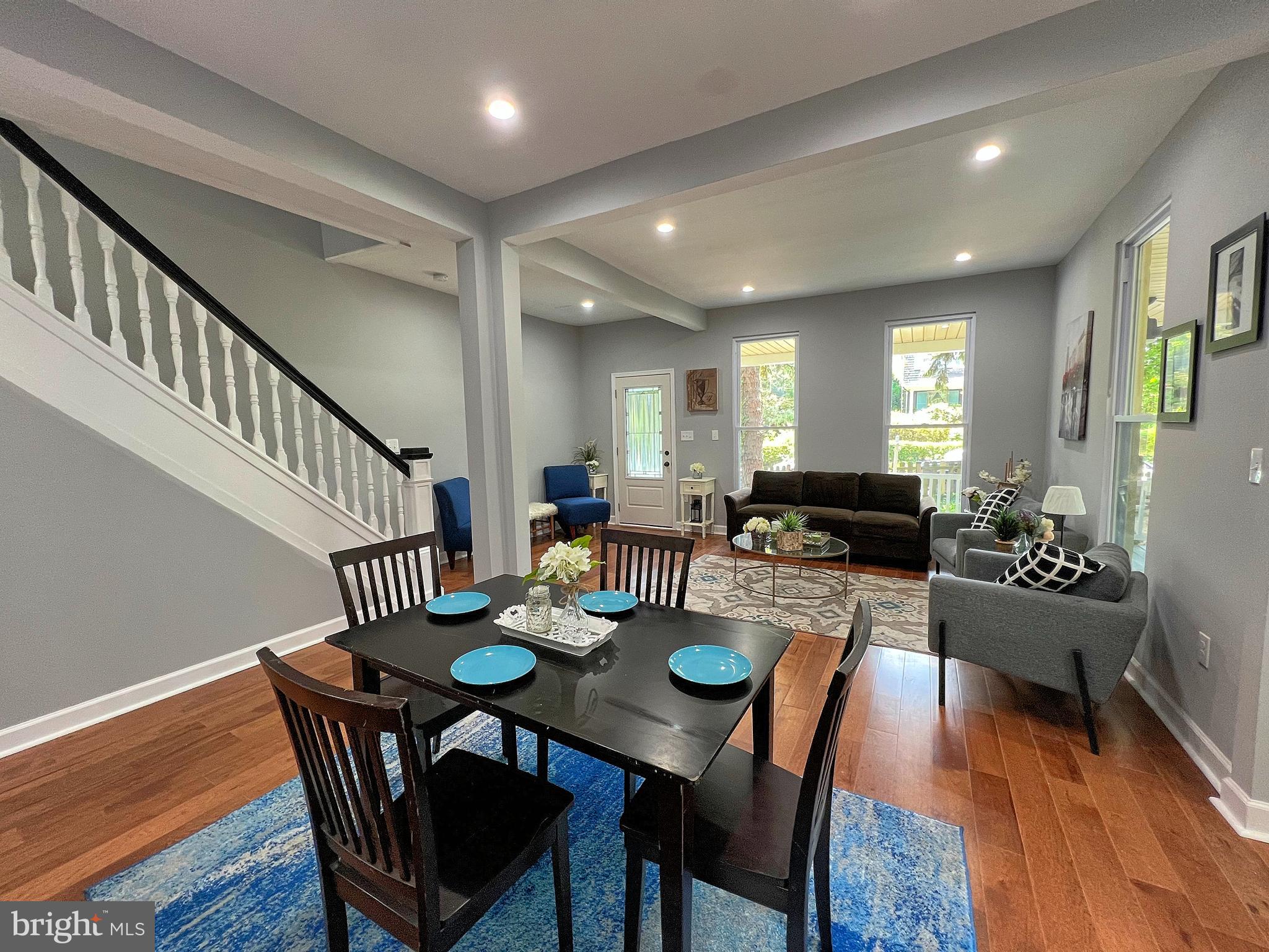 LAKE WALKER - Residential