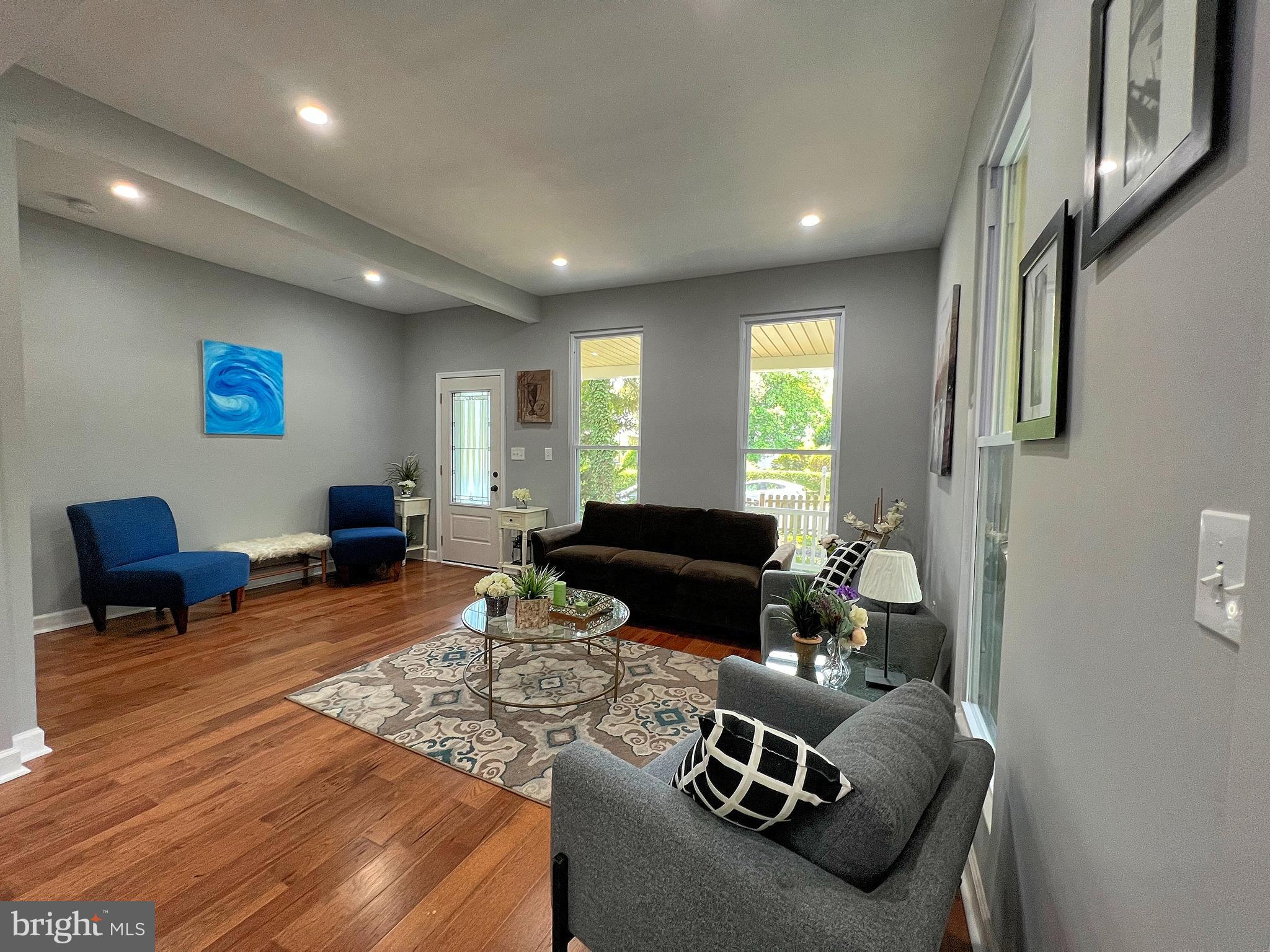 LAKE WALKER - Residential