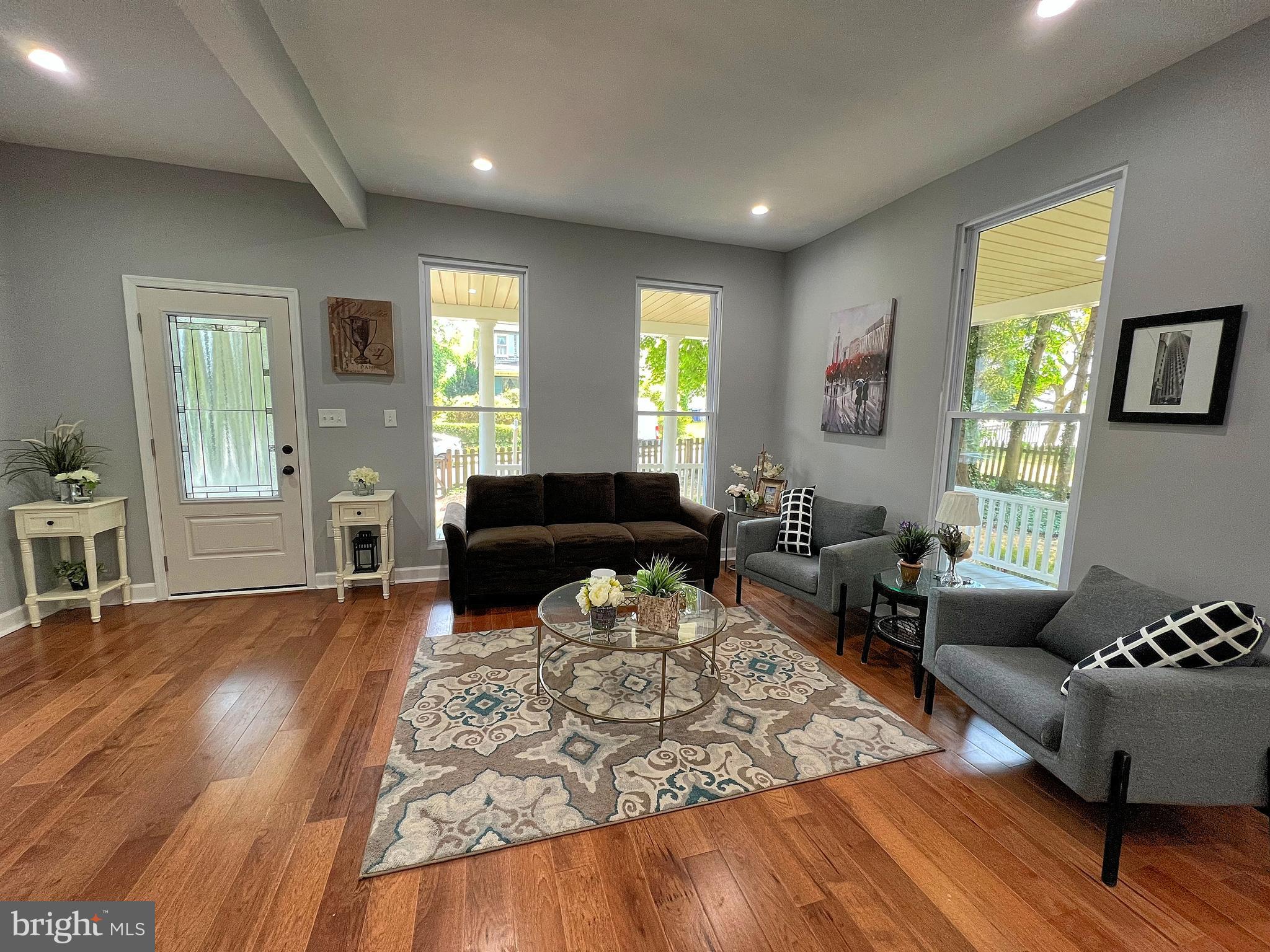 LAKE WALKER - Residential