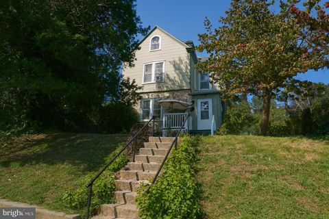 1535 HAAK STREET READING PA 19602