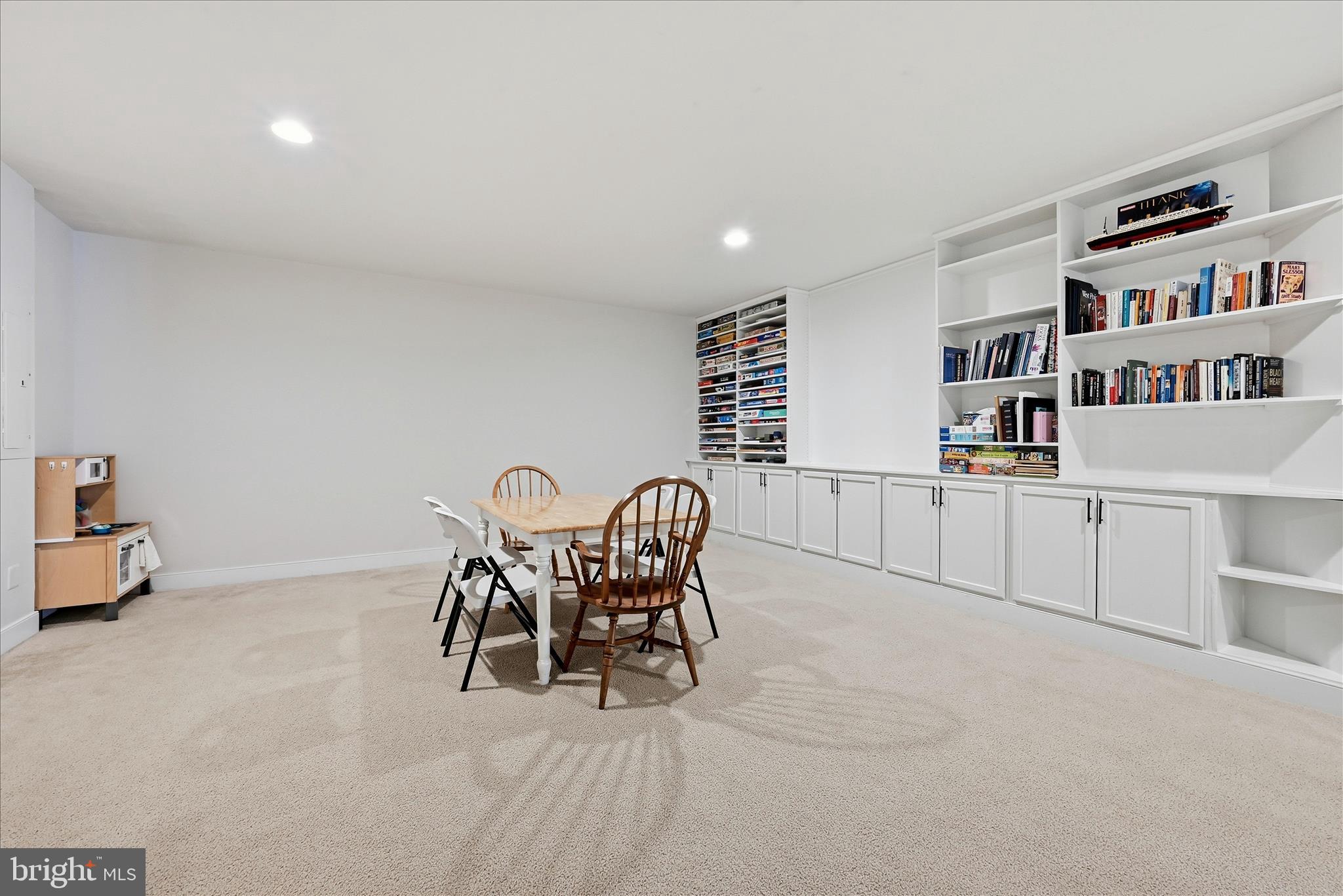 THE BLUFFS AT SLEETER LAKE - Residential