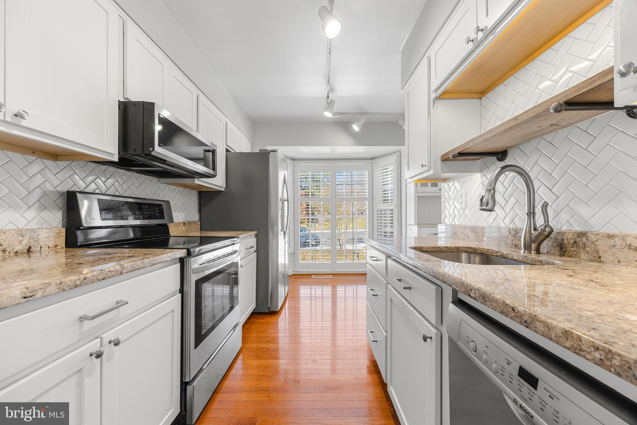 BAY HILLS - Residential Lease