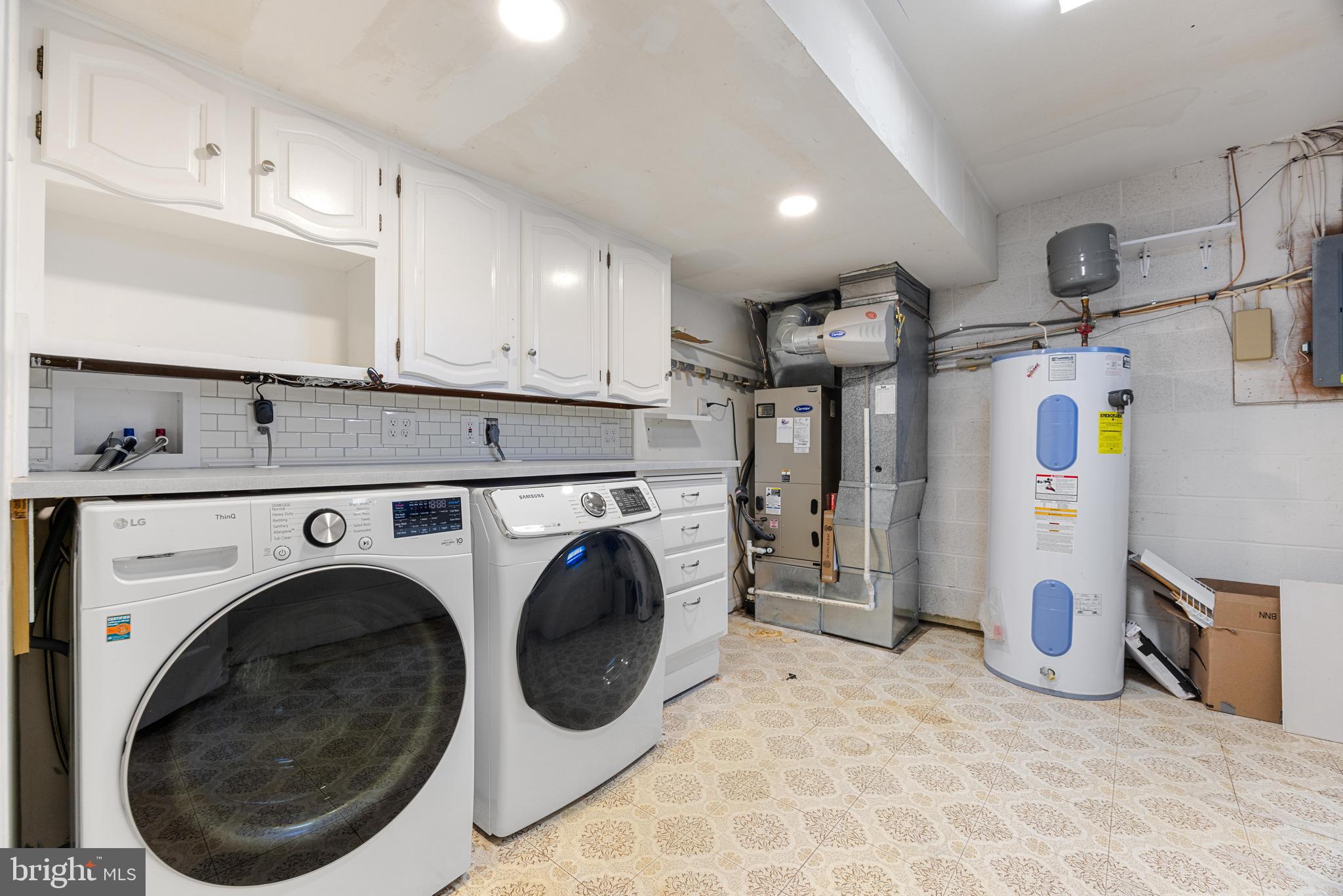 BAY HILLS - Residential Lease