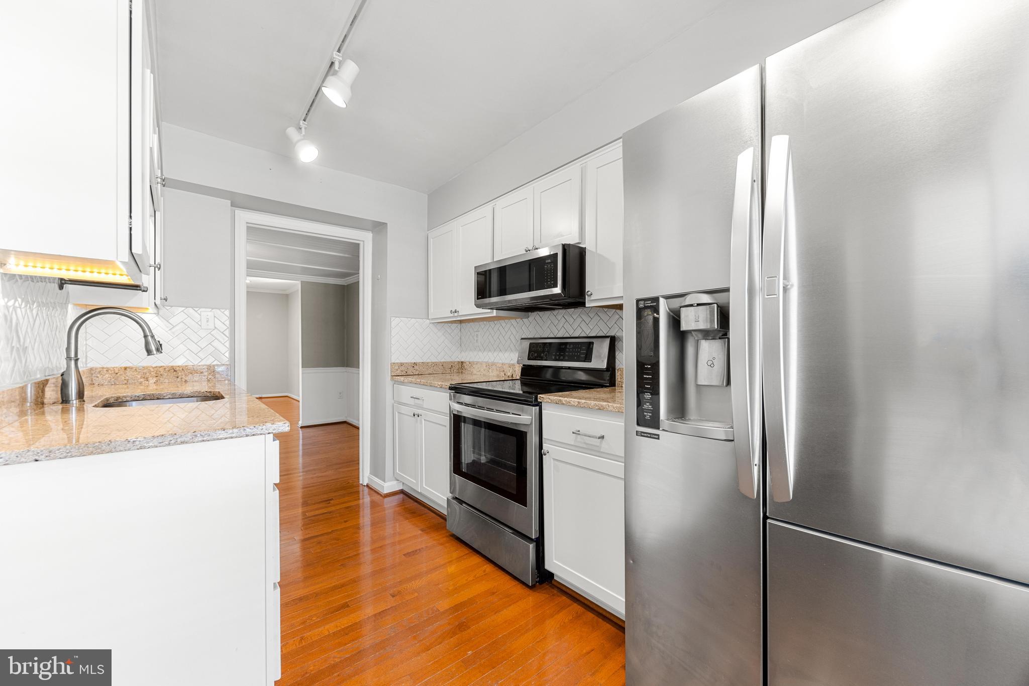 BAY HILLS - Residential Lease