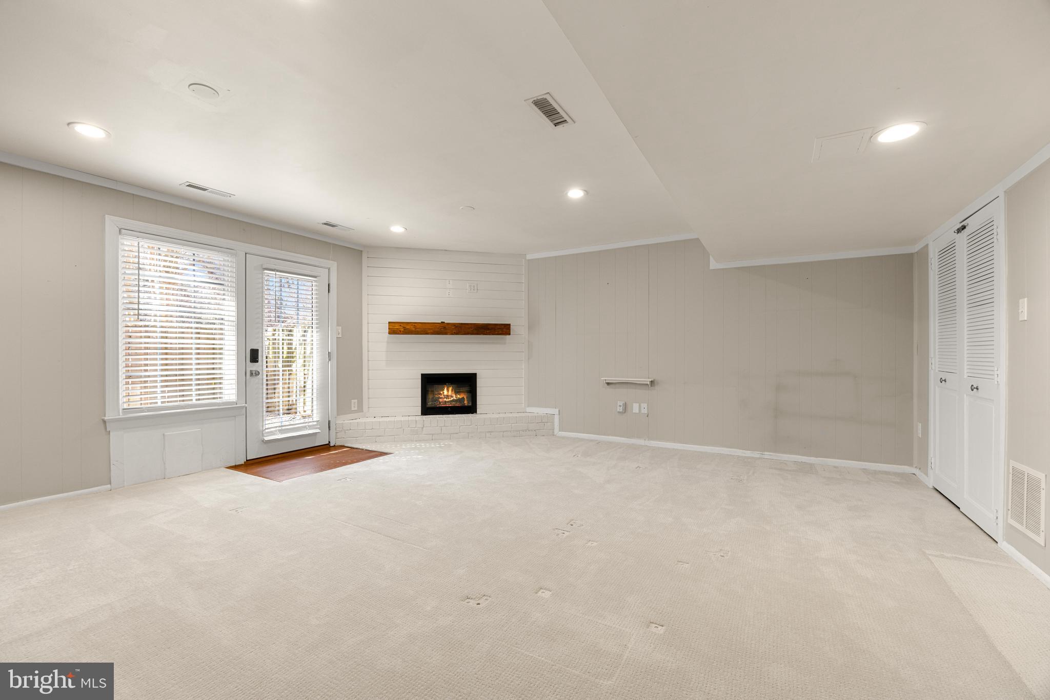 BAY HILLS - Residential Lease