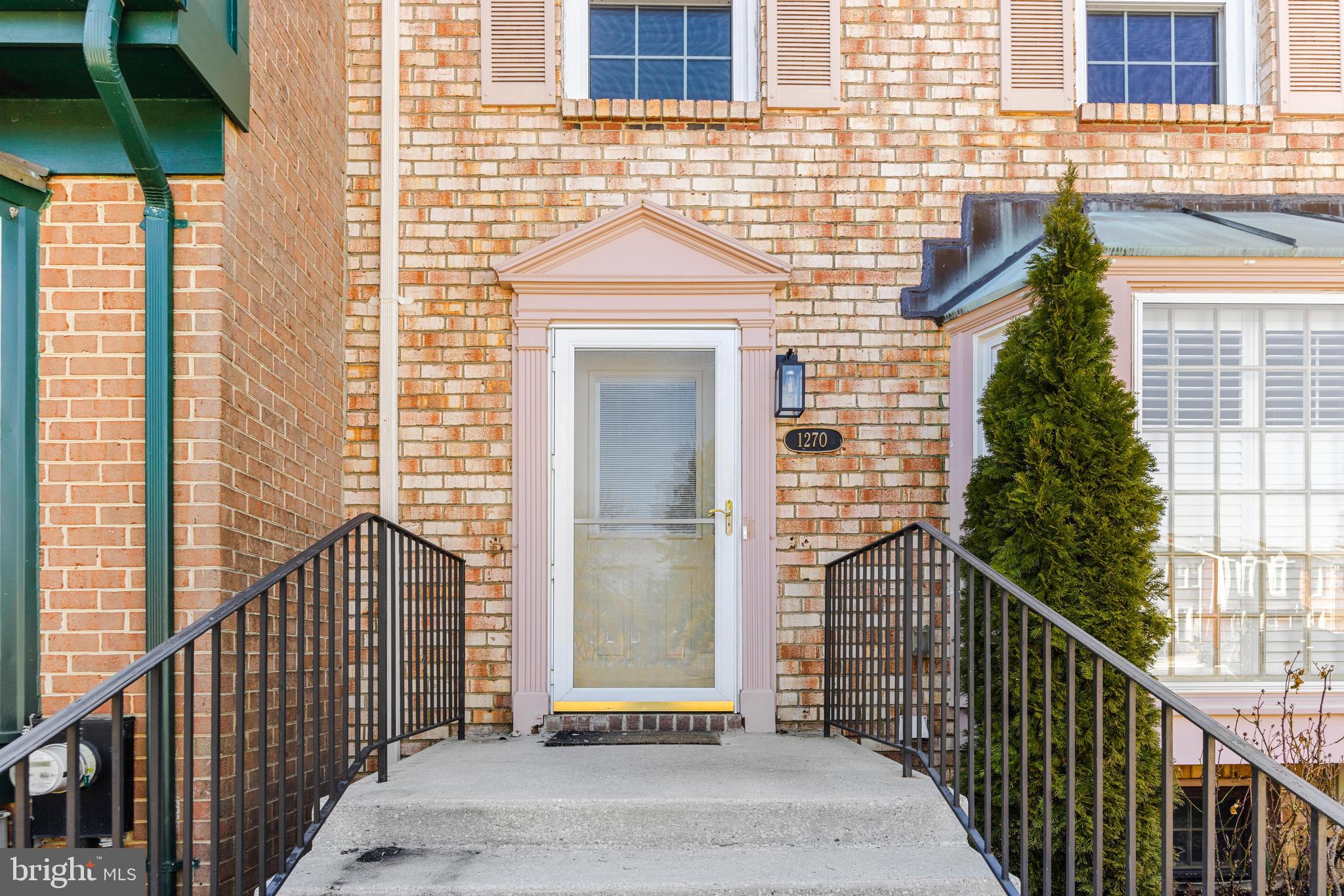 BAY HILLS - Residential Lease