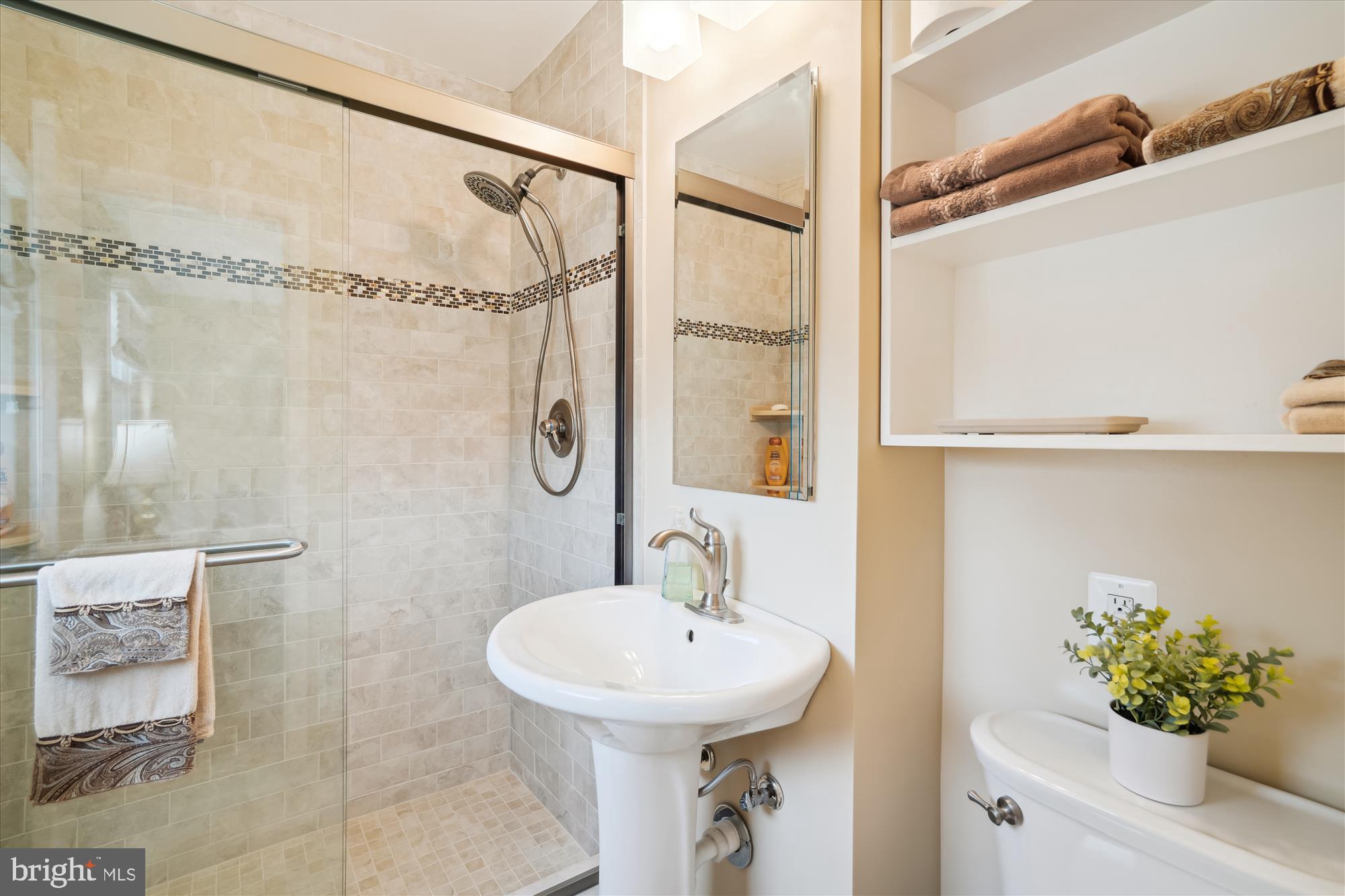 KNOLLWOOD ESTATES - Residential