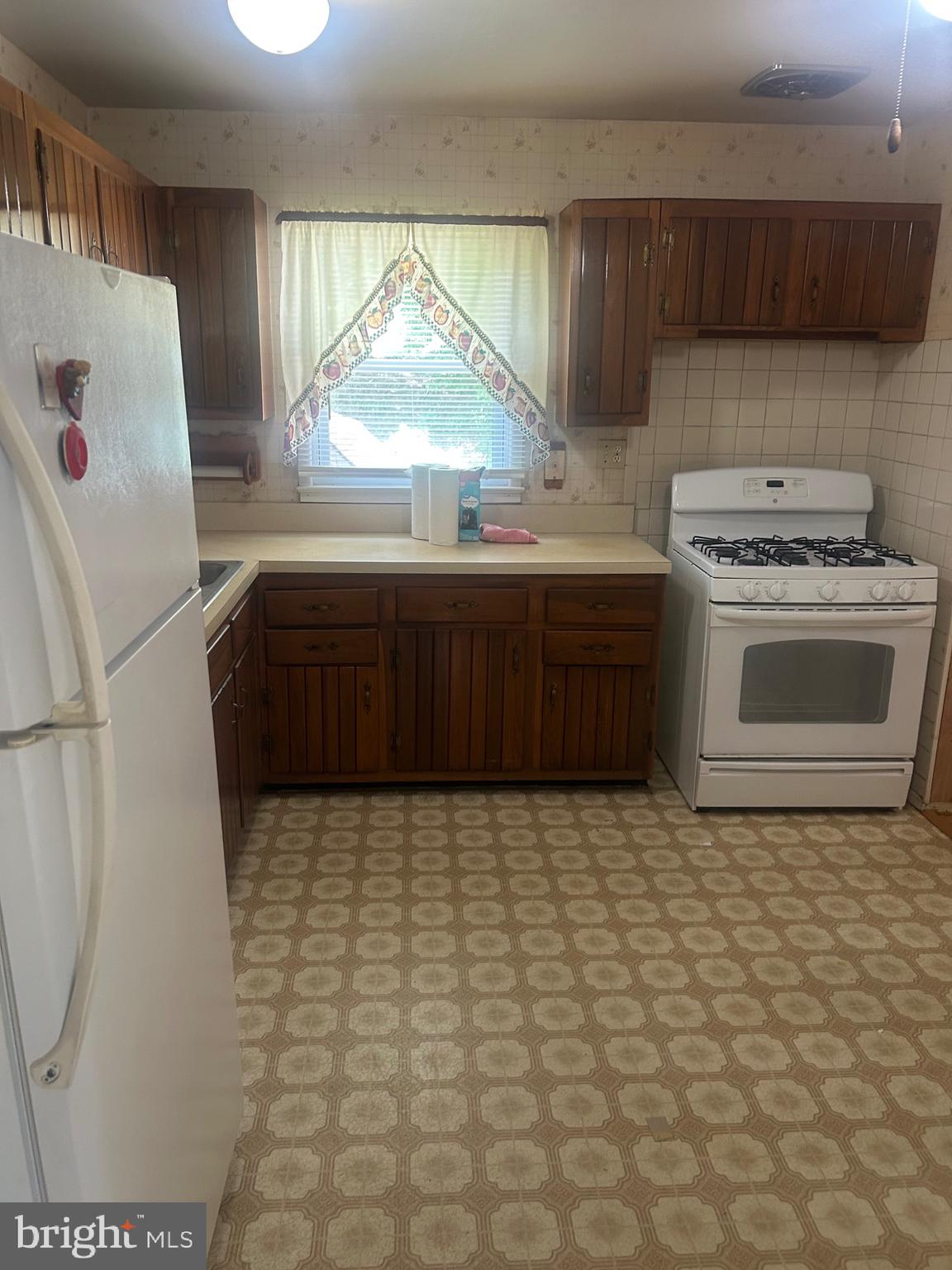 2309 W LONGVIEW DRIVE