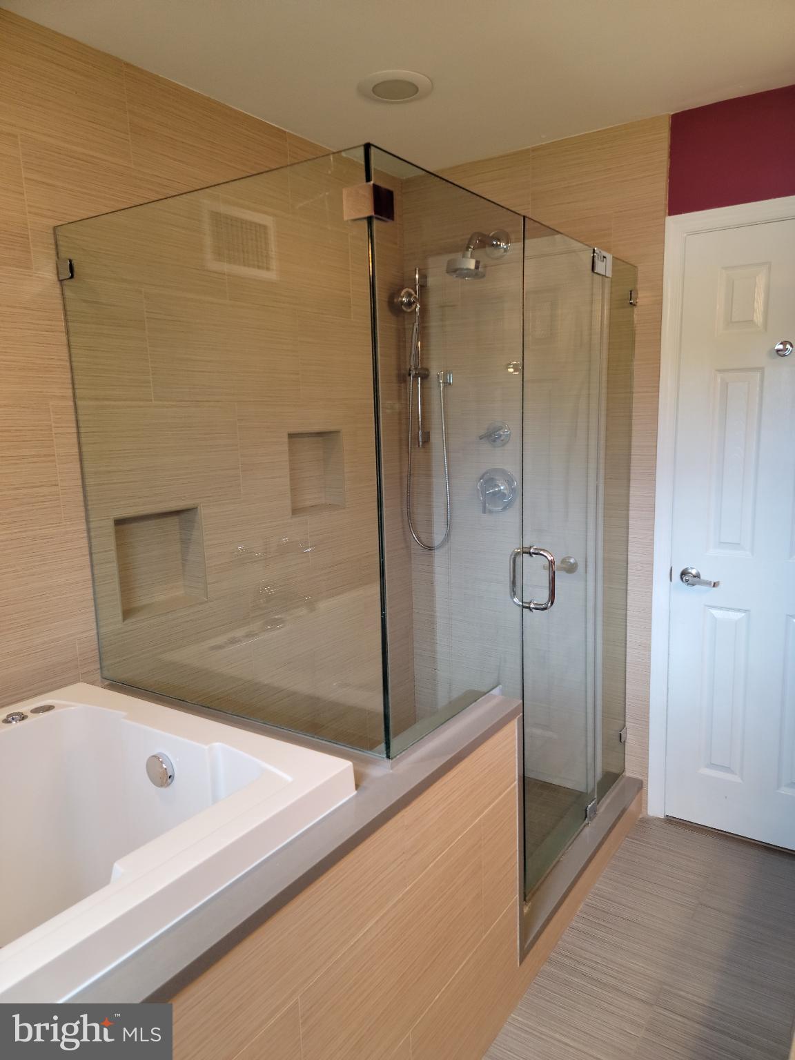 PIMMIT HILLS - Residential Lease