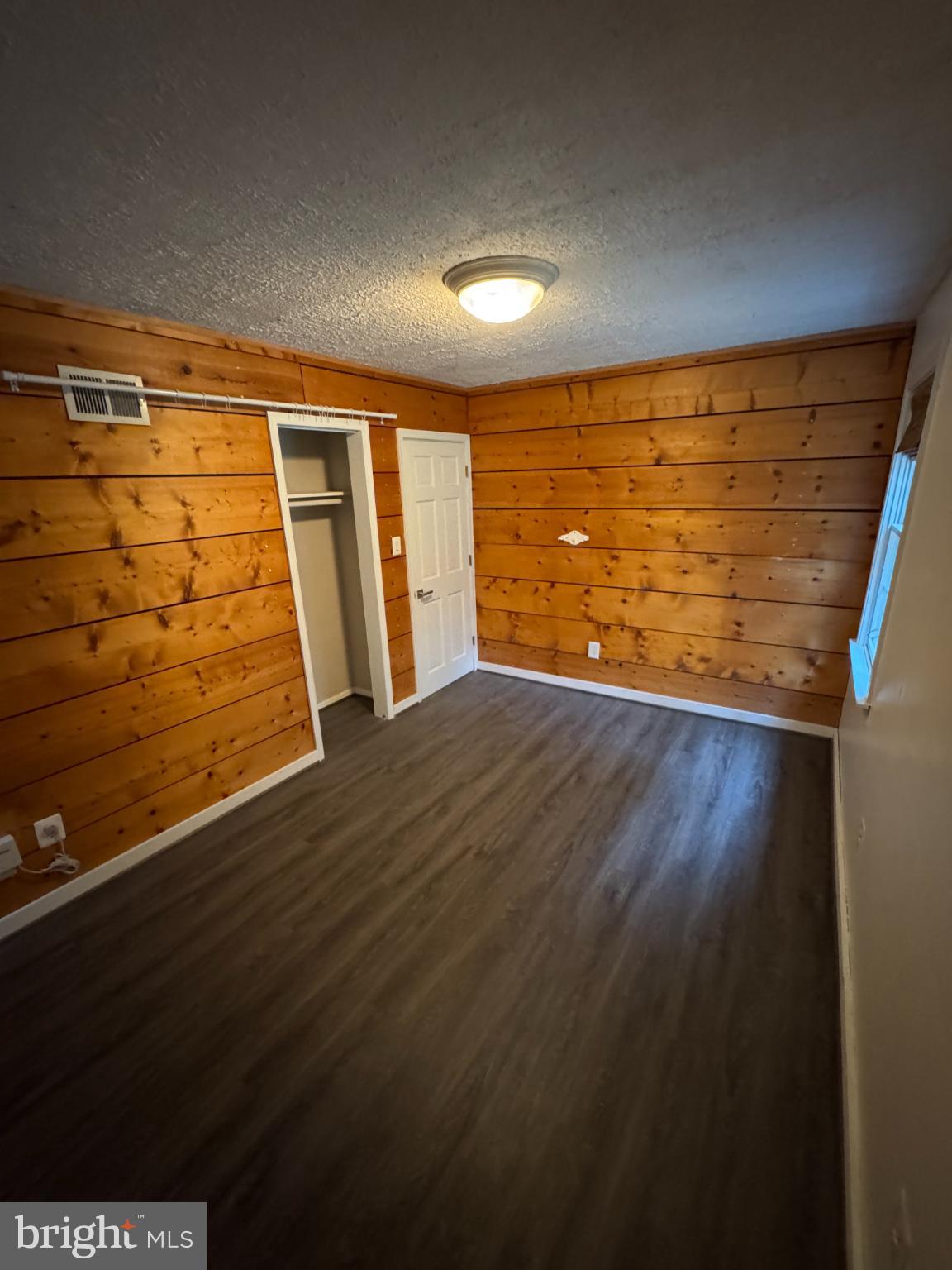 PIMMIT HILLS - Residential Lease