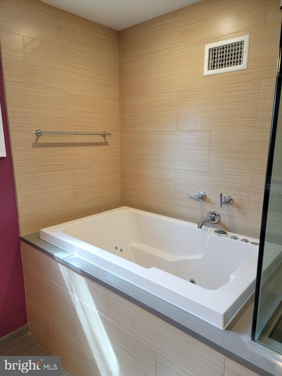 PIMMIT HILLS - Residential Lease