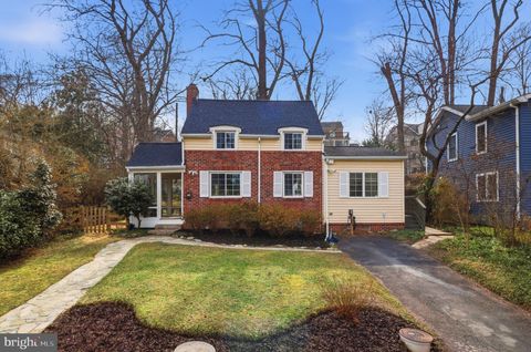 Photo of 404 Tennessee Avenue, ALEXANDRIA, VA 22305 (MLS # VAAX2054840)