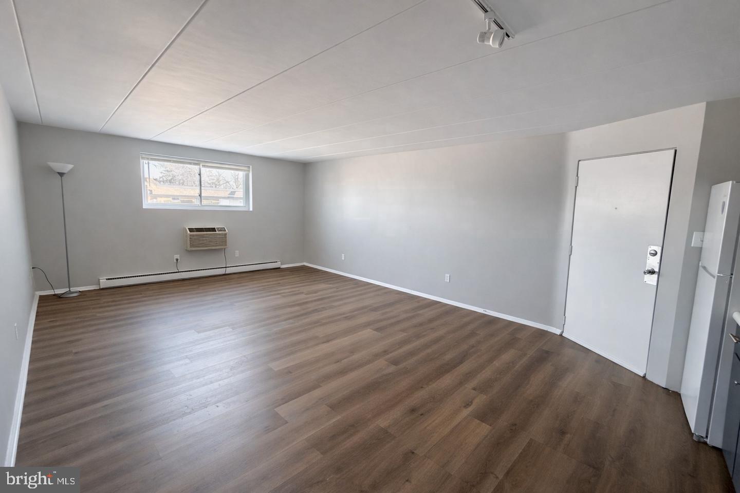 403 N NEWBERRY STREET 201
