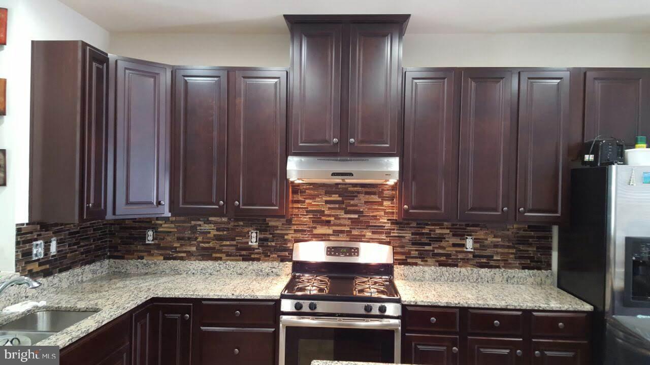 ESPLANADE AT RED RUN - Residential Lease