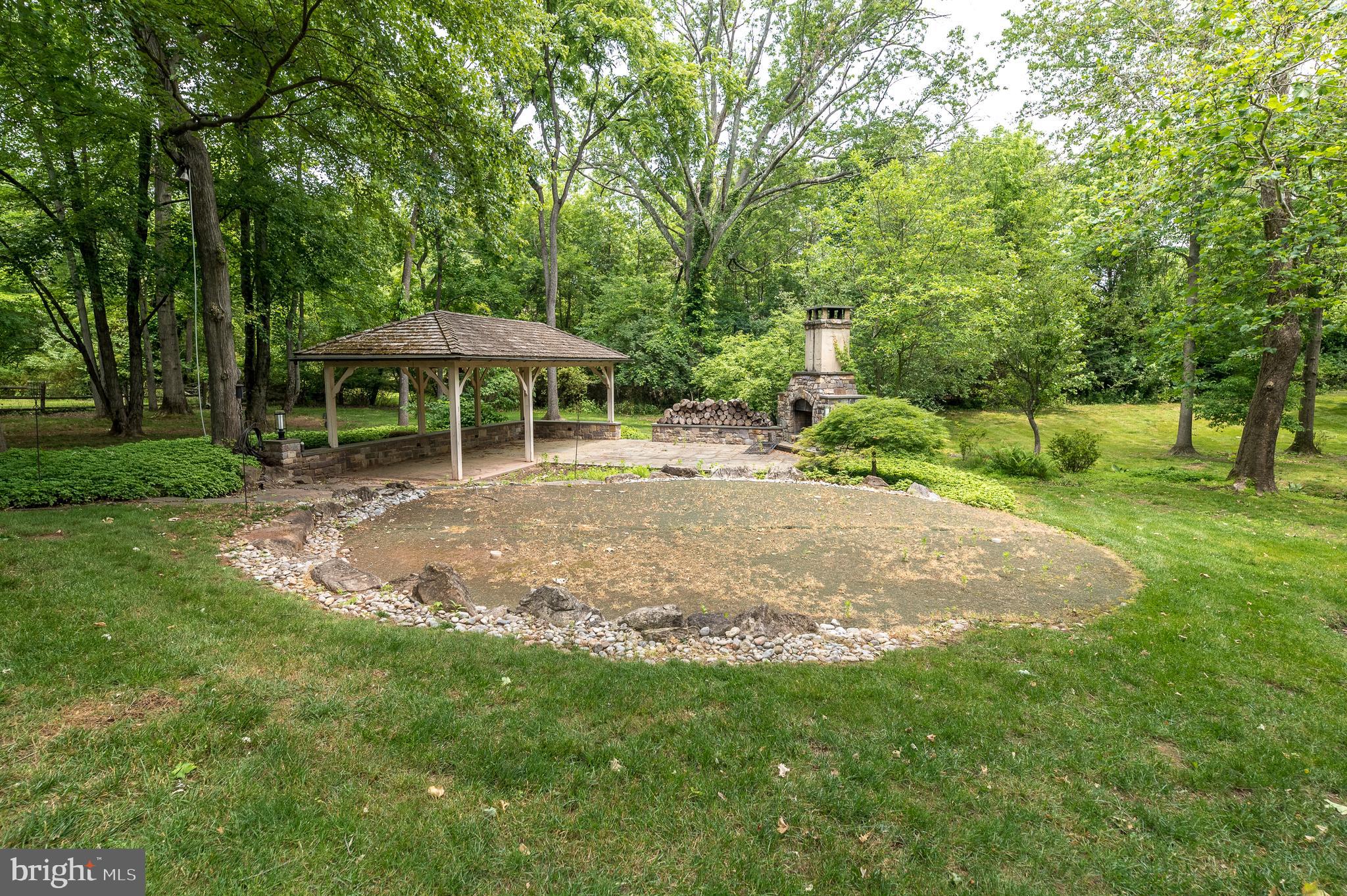 DEVONSHIRE ESTS - Residential