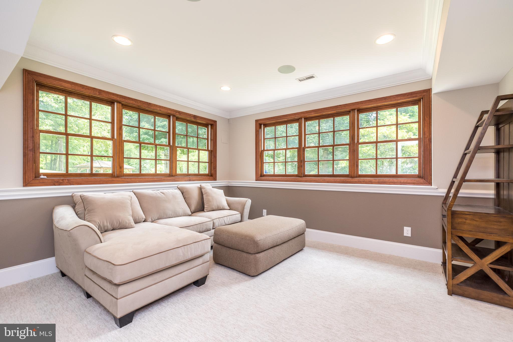 DEVONSHIRE ESTS - Residential