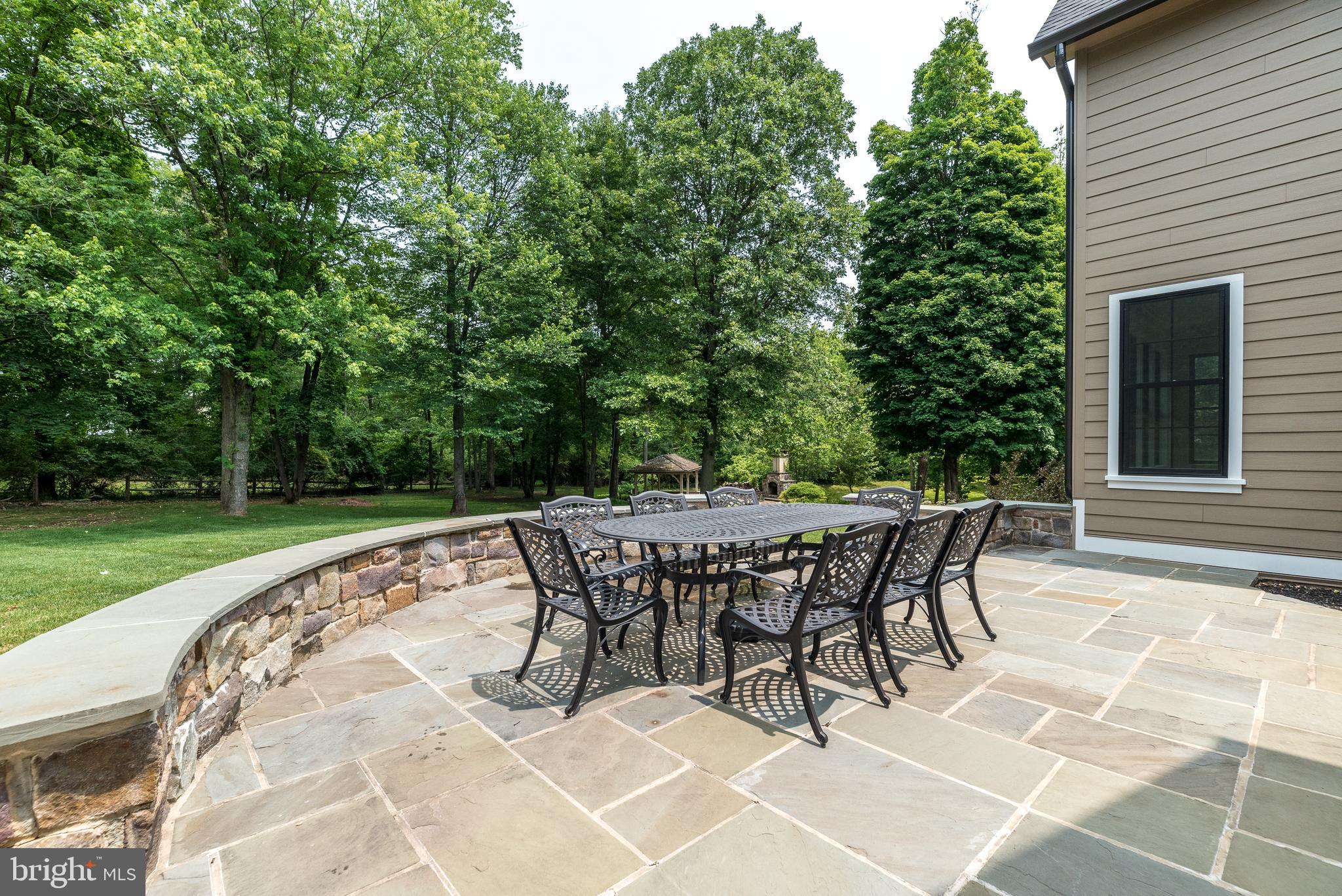 DEVONSHIRE ESTS - Residential