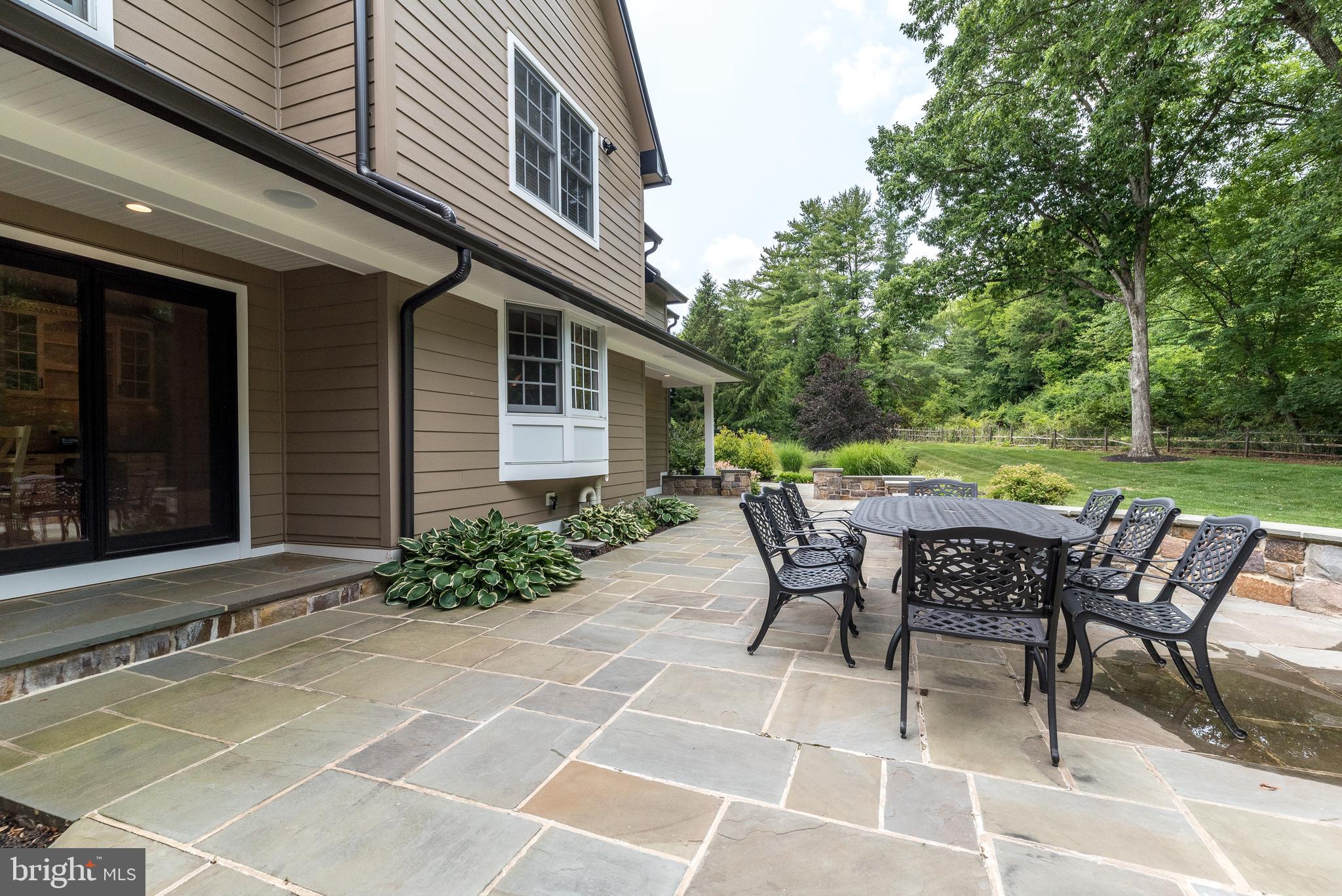 DEVONSHIRE ESTS - Residential