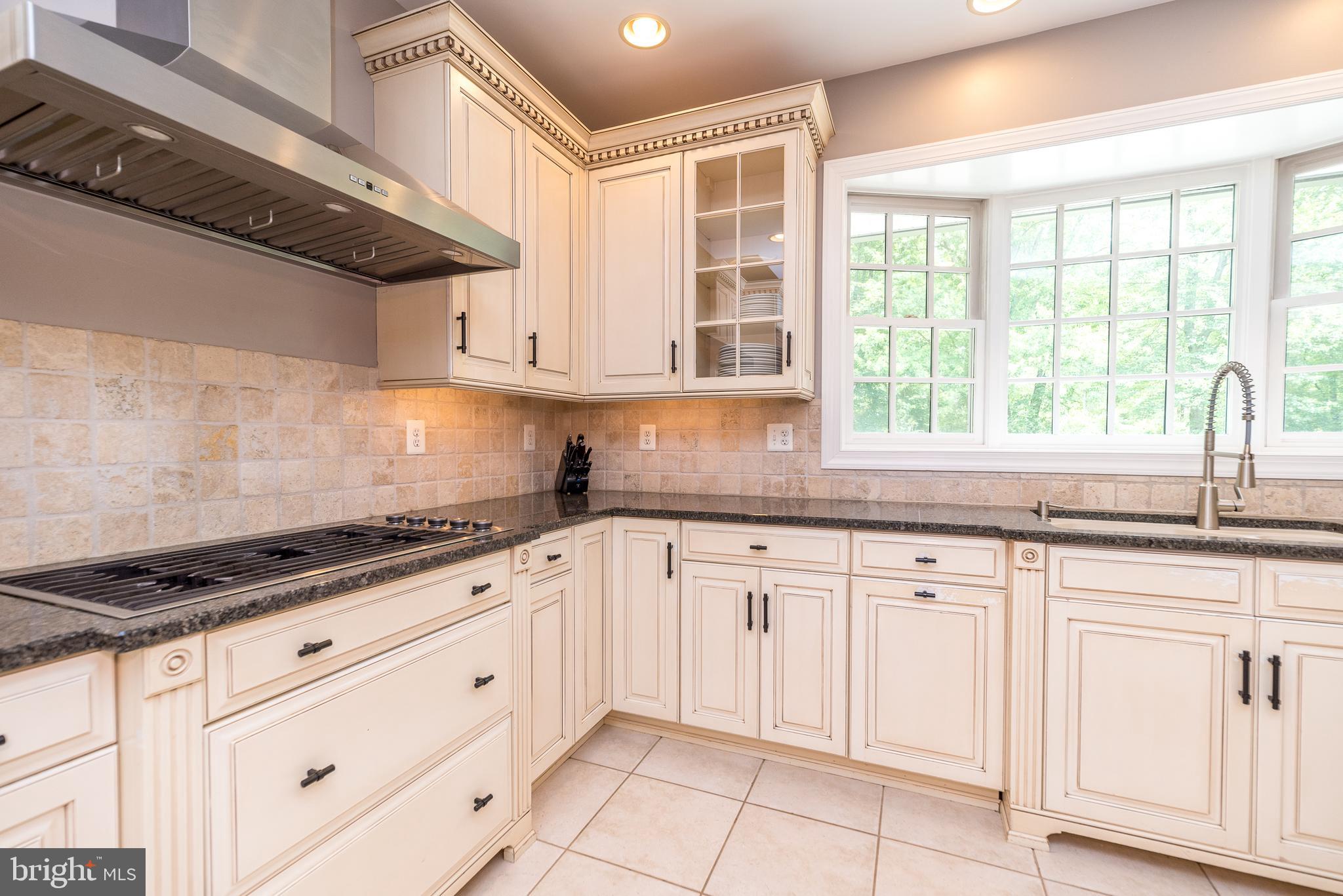 DEVONSHIRE ESTS - Residential