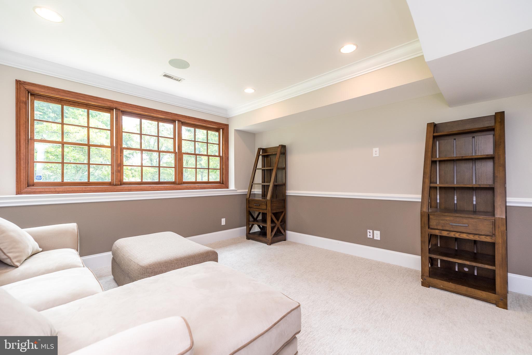 DEVONSHIRE ESTS - Residential