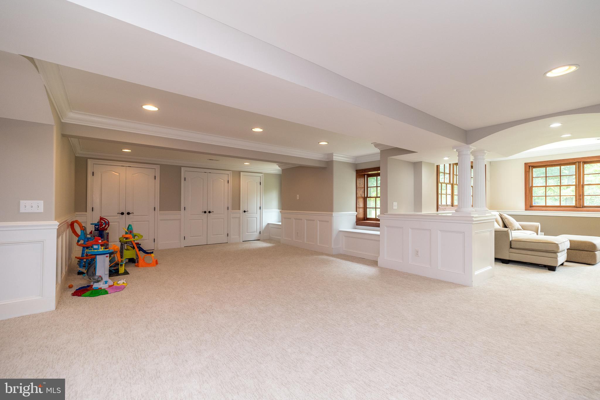 DEVONSHIRE ESTS - Residential