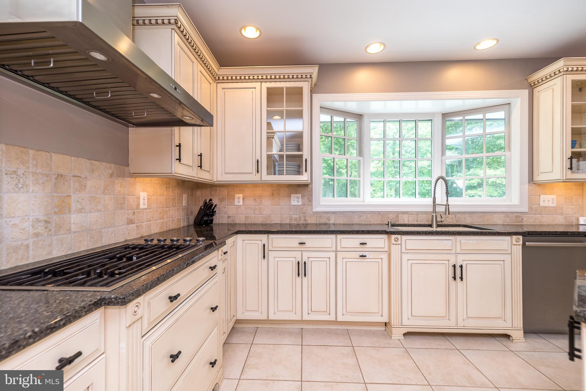 DEVONSHIRE ESTS - Residential