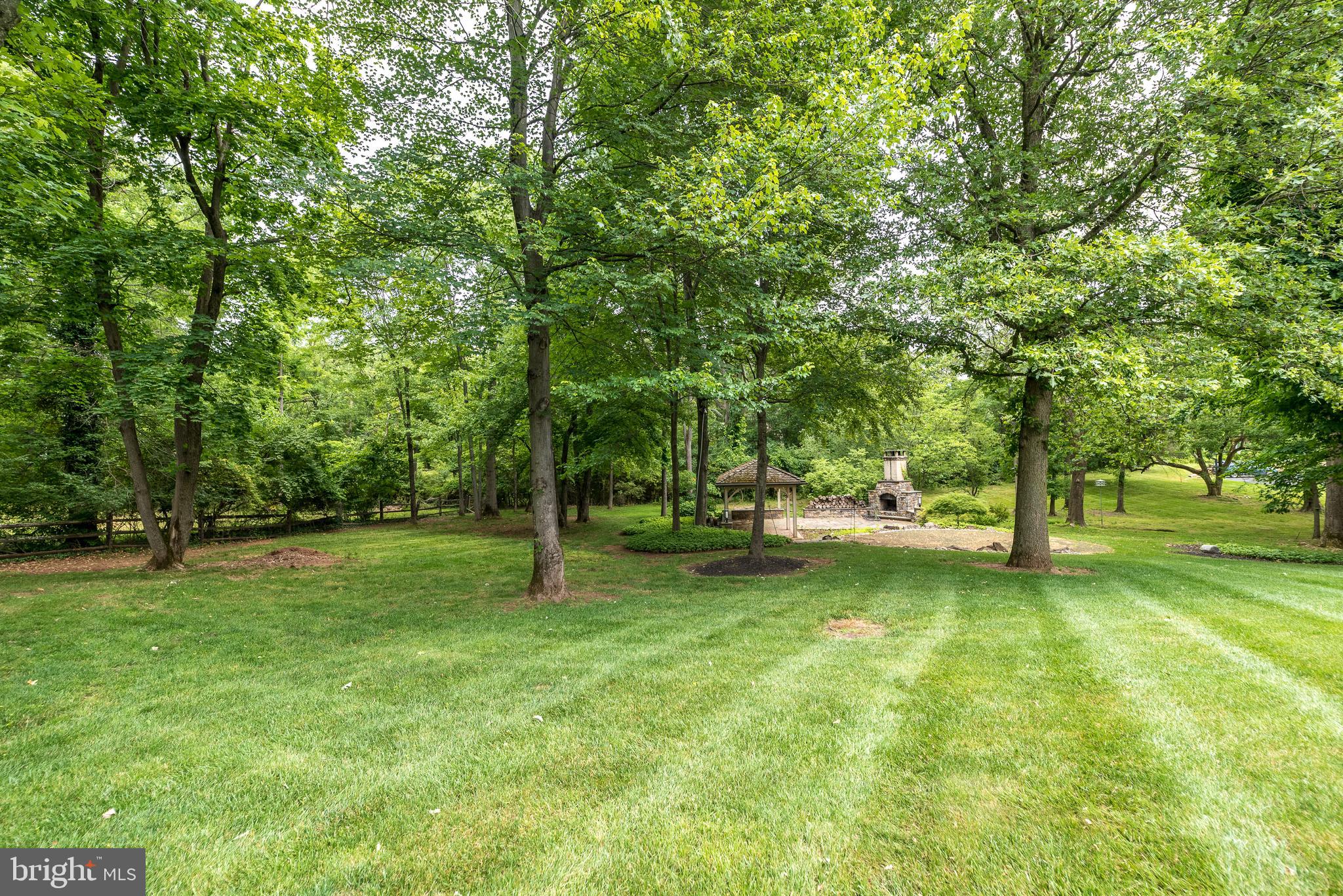 DEVONSHIRE ESTS - Residential