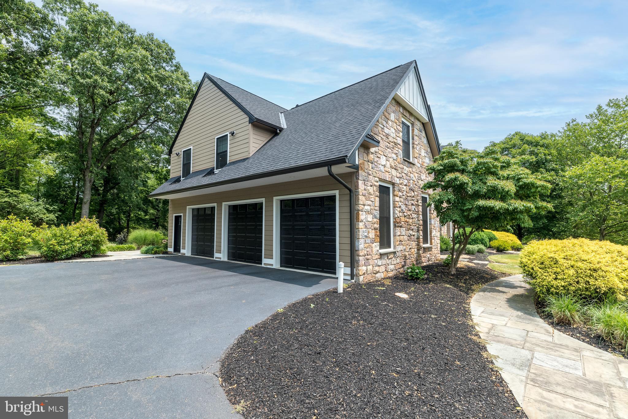 DEVONSHIRE ESTS - Residential