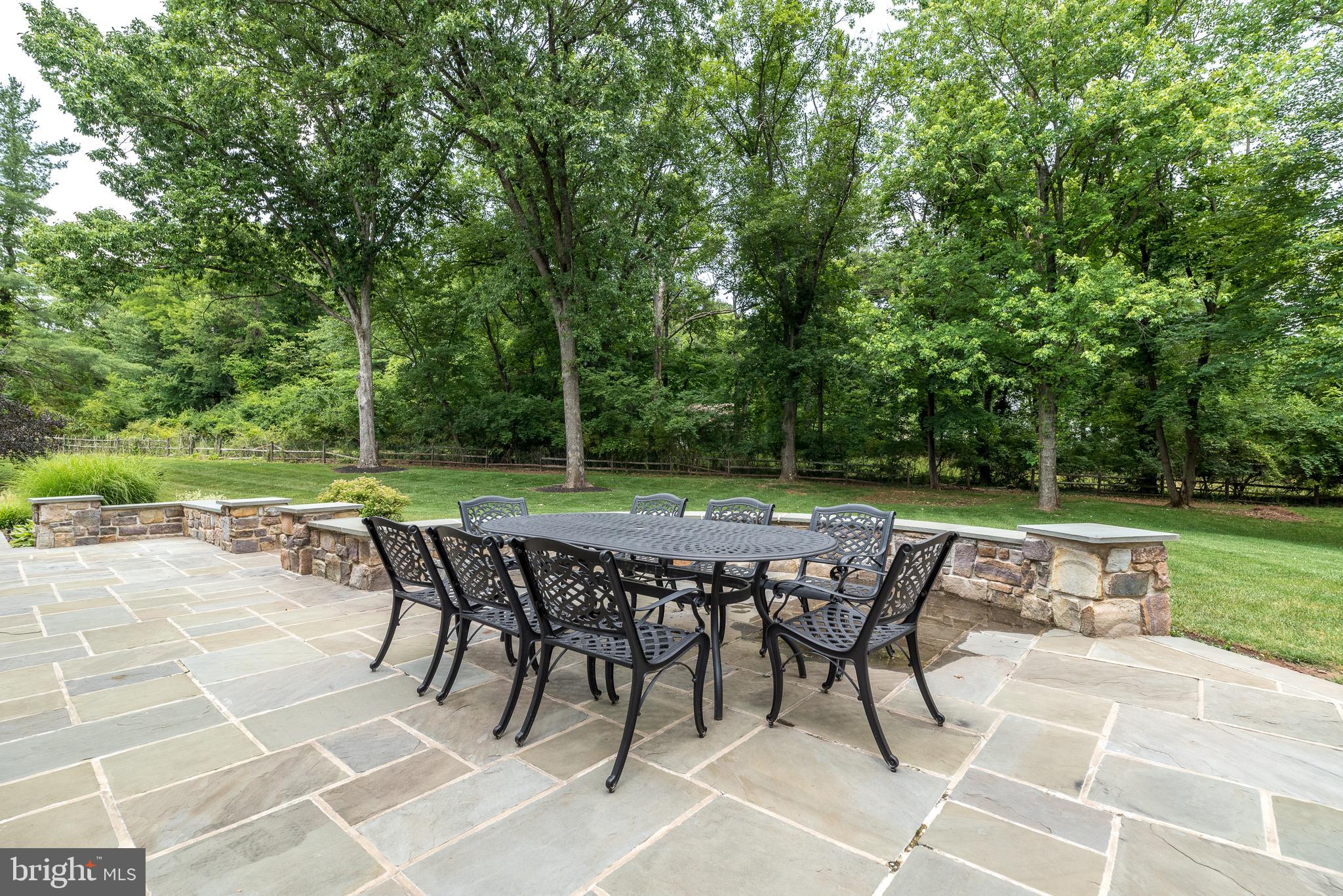 DEVONSHIRE ESTS - Residential