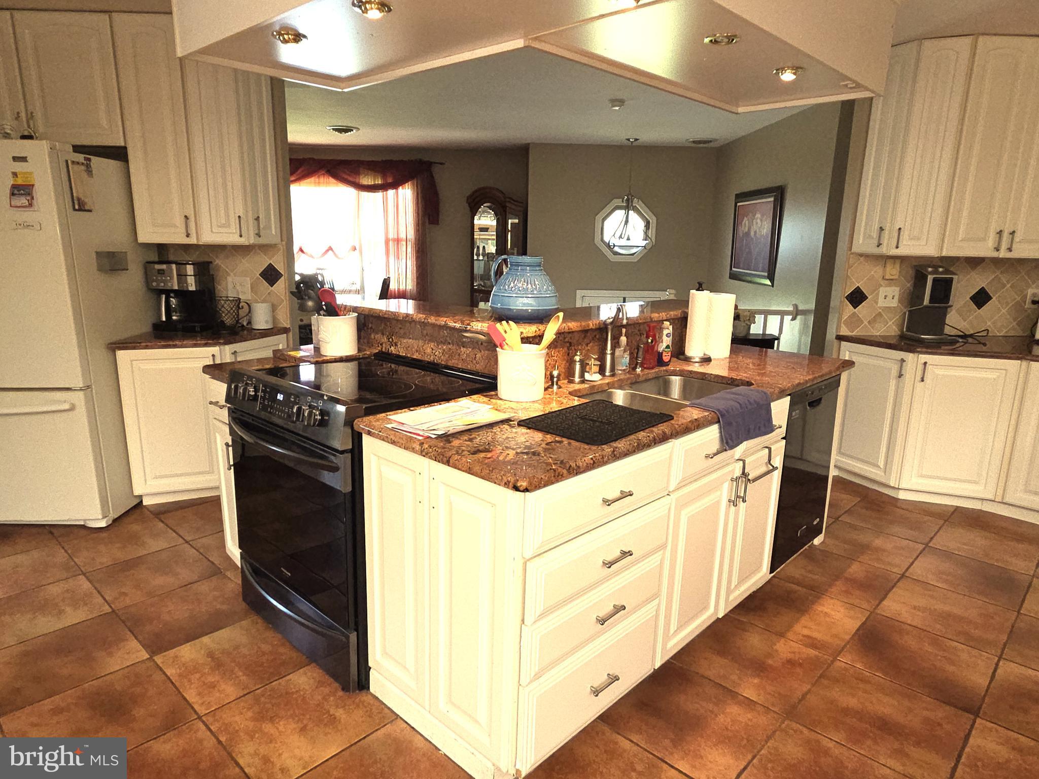 ROBIN ACRES - Residential