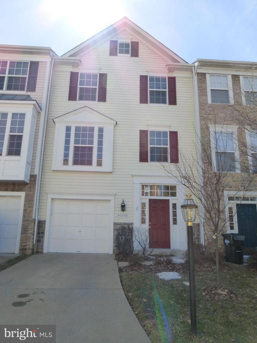 EXQUISITE HOME, 3BR, 2BA, 2 1/2BA, 2 STORY FOYER & 1GAR *NEW HW FLR THROUGHOUT ON 3 LVLS & STAIRS, CER-FLR IN BATHS&LNDRY, FULL PAINTED IN&OUT *SEP LR&DR *UPGRADED KIT W/SSA, GRANITE, BKSPLASH, ISLE & LARGE FR/BRKFST W/DOORS TO DECK *LOWER LVL W/REC RM, FIREPL, 1/2BA & W/O LVL TO PATIO & FENCED YARD *MBR W/W-O CLOSET & MBA W/SOAKING TUB & SEP SHOWER *WALK TO REC CENTER, POOL, TENNIS CRT & SHOPPING