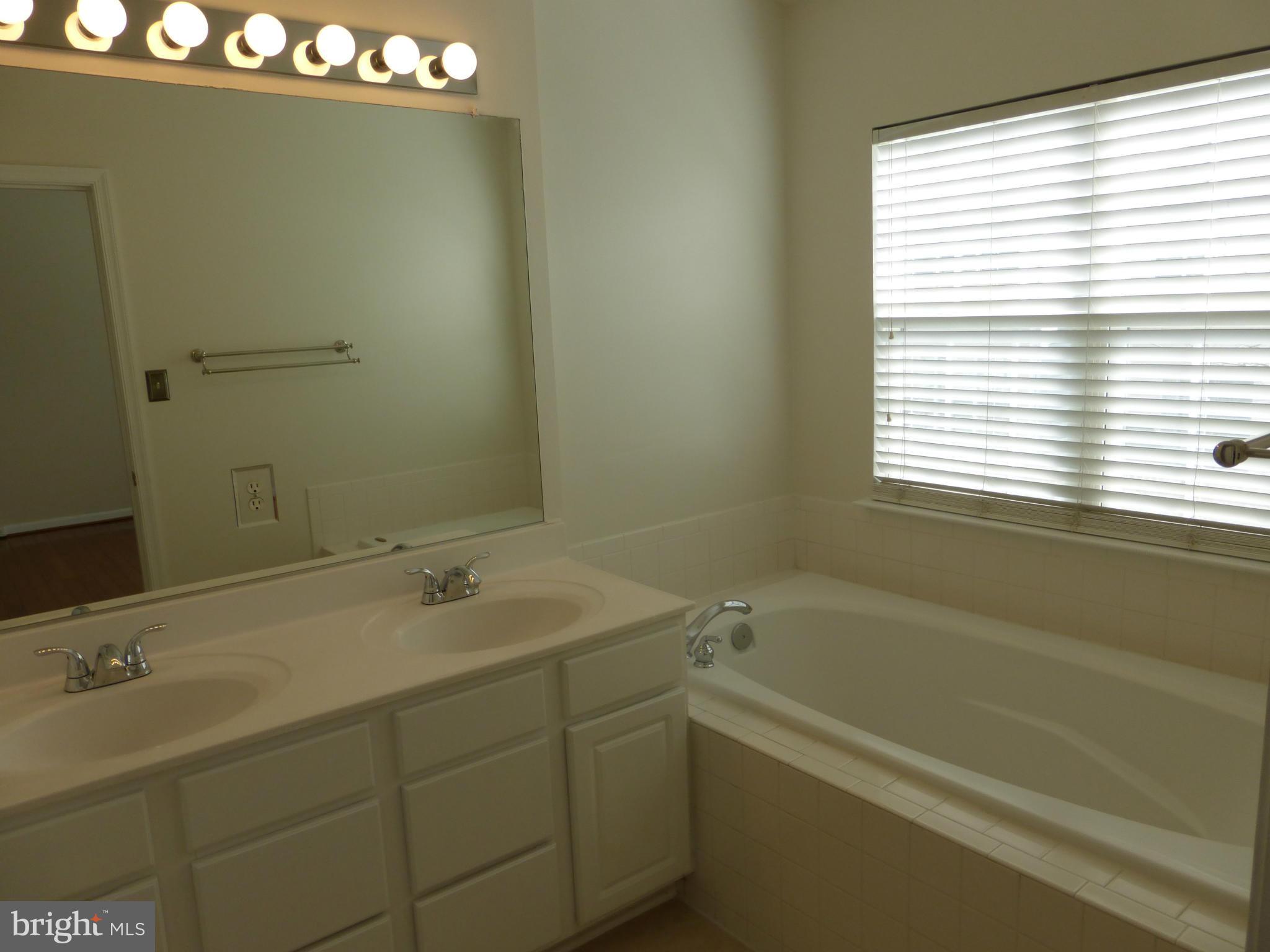 GREAT FALLS CHASE - Residential Lease