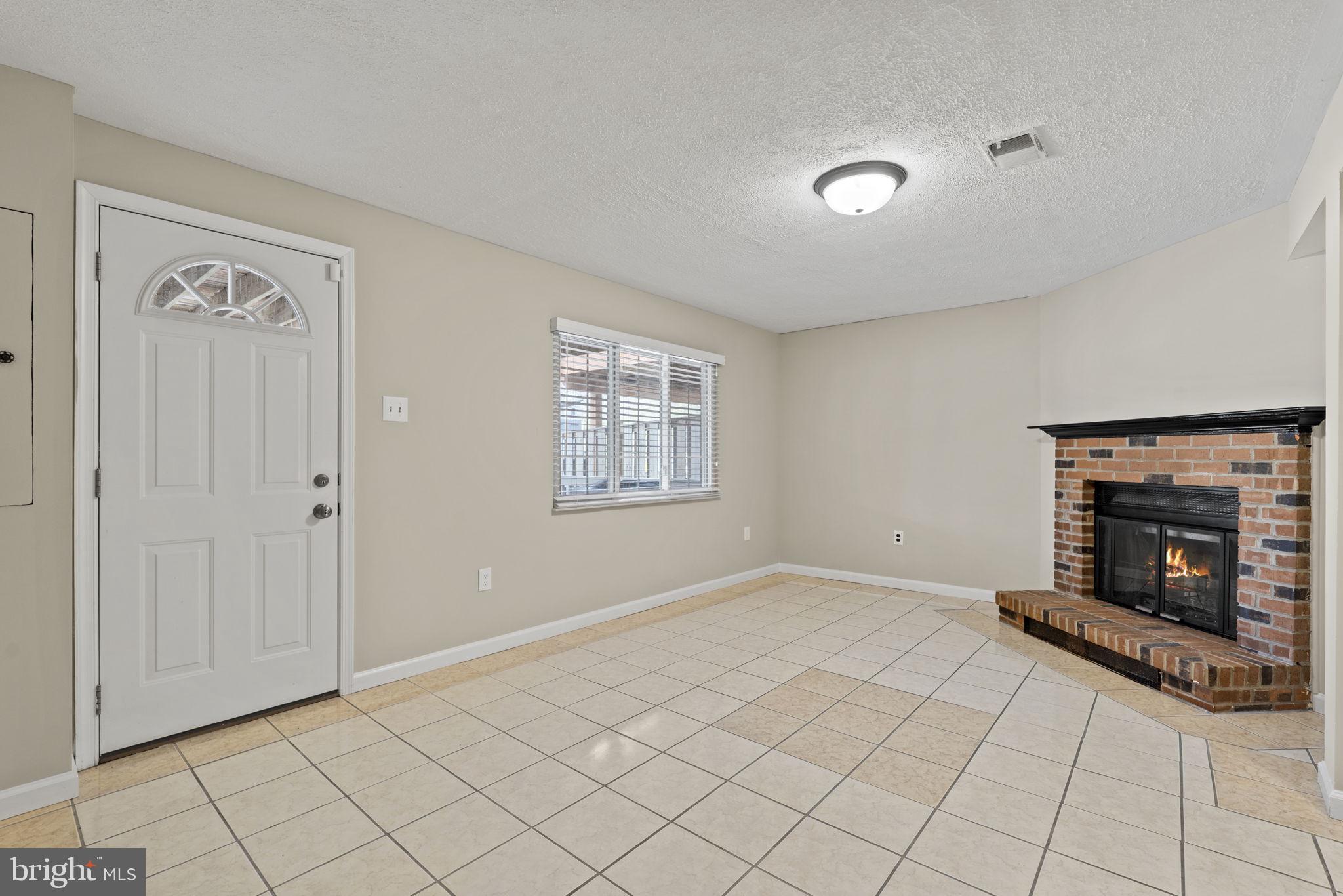 NEWINGTON FOREST - Residential Lease