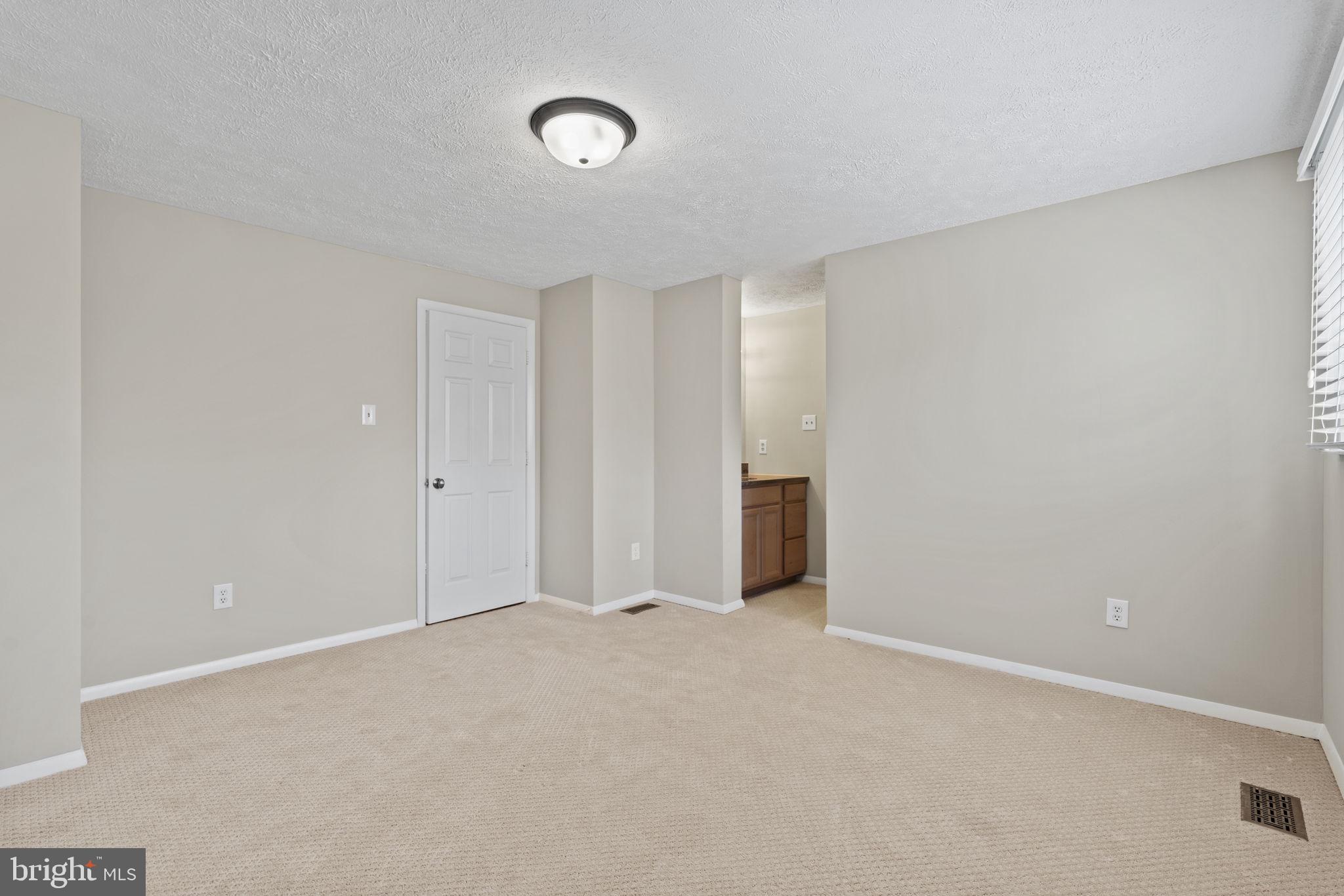 NEWINGTON FOREST - Residential Lease