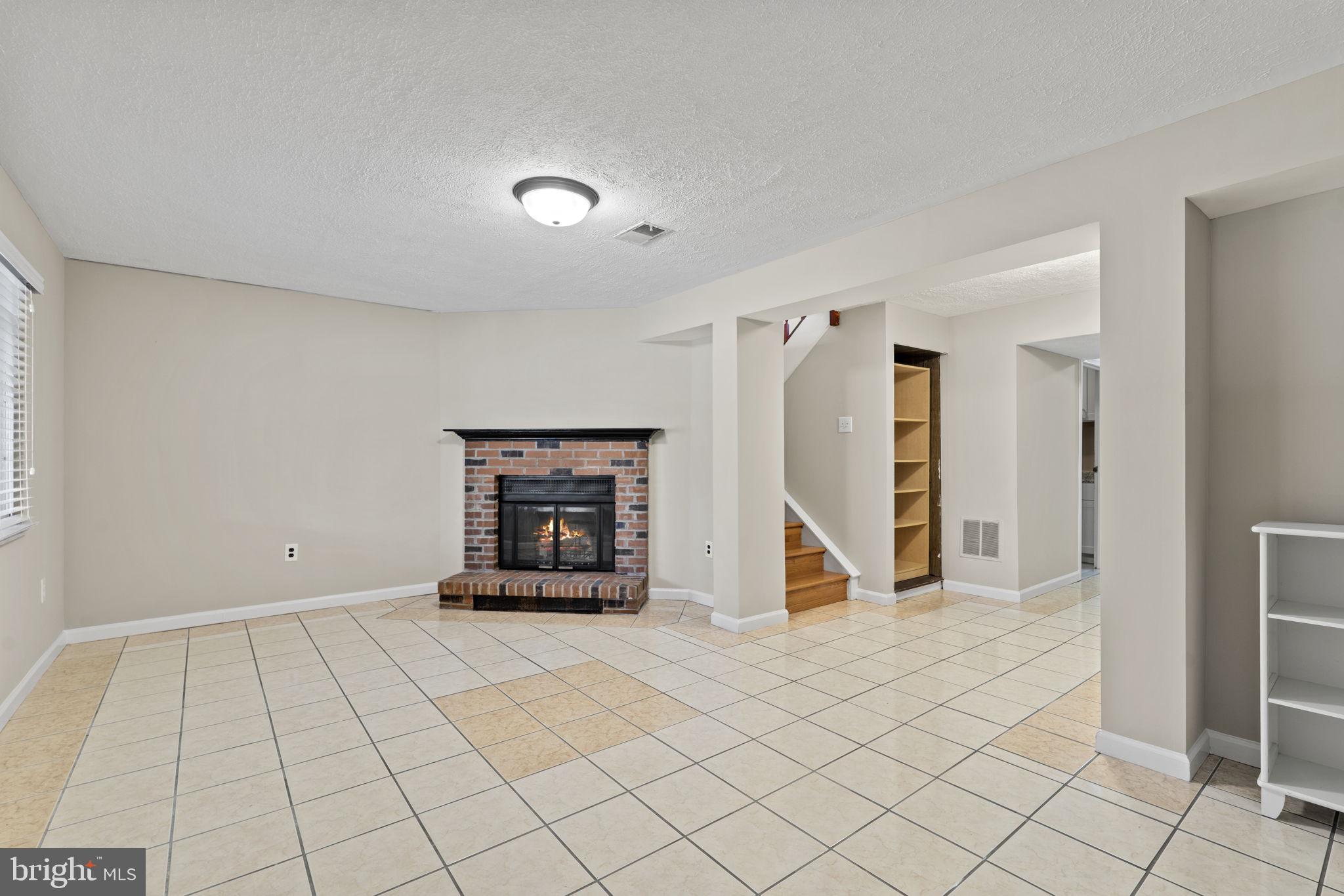 NEWINGTON FOREST - Residential Lease