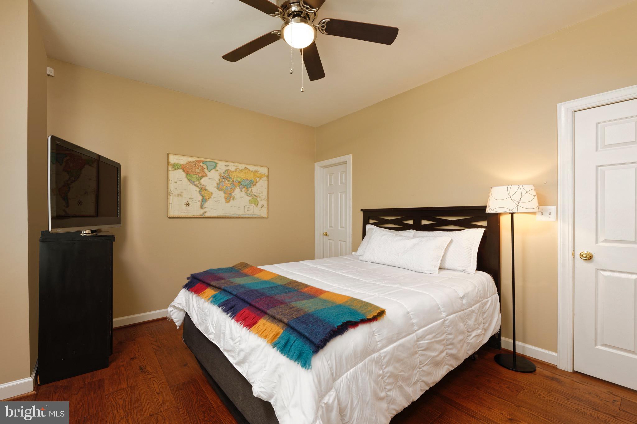 POTOMAC LAKES - Residential