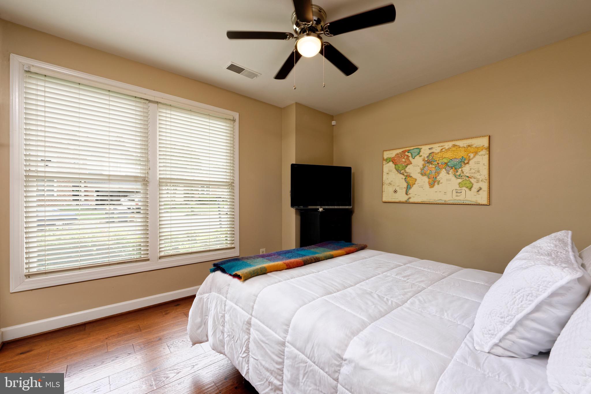 POTOMAC LAKES - Residential