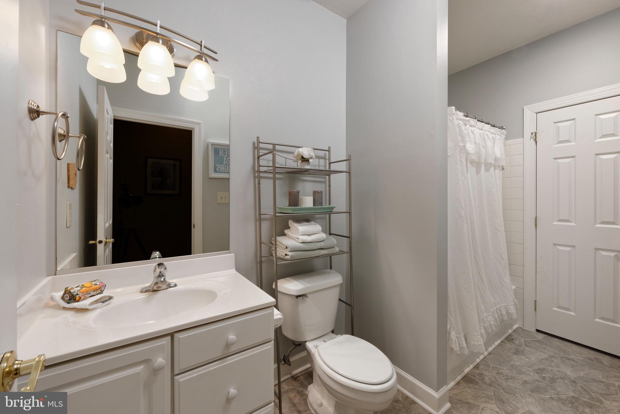 POTOMAC LAKES - Residential