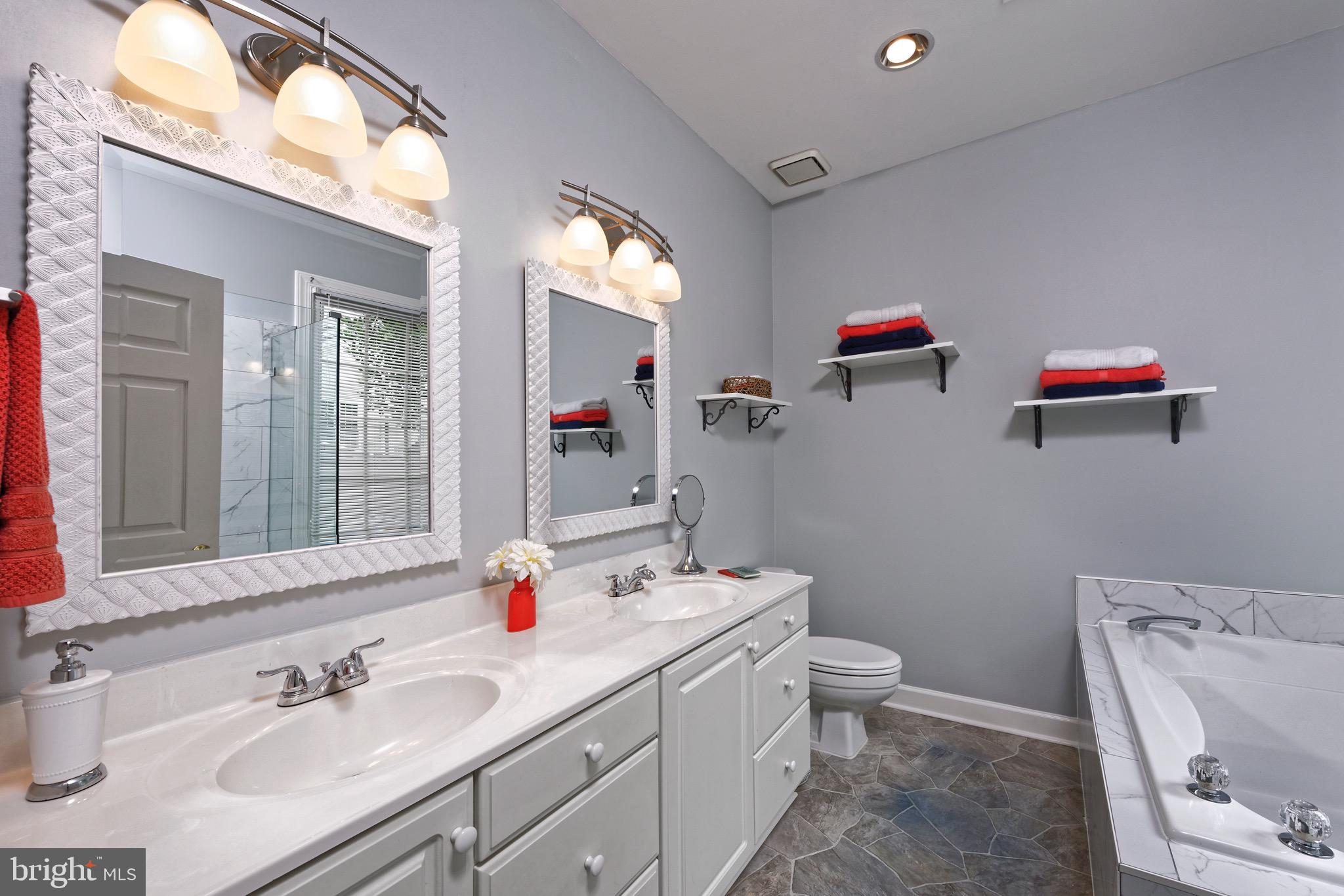 POTOMAC LAKES - Residential