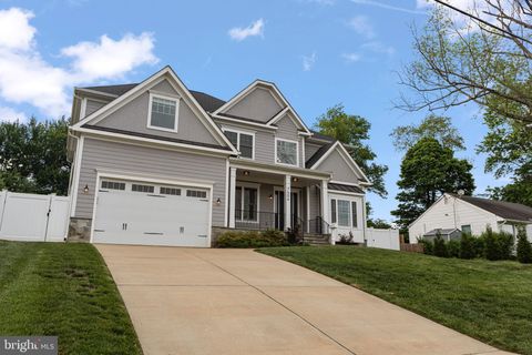 7606 LEONARD DRIVE FALLS CHURCH VA 22043