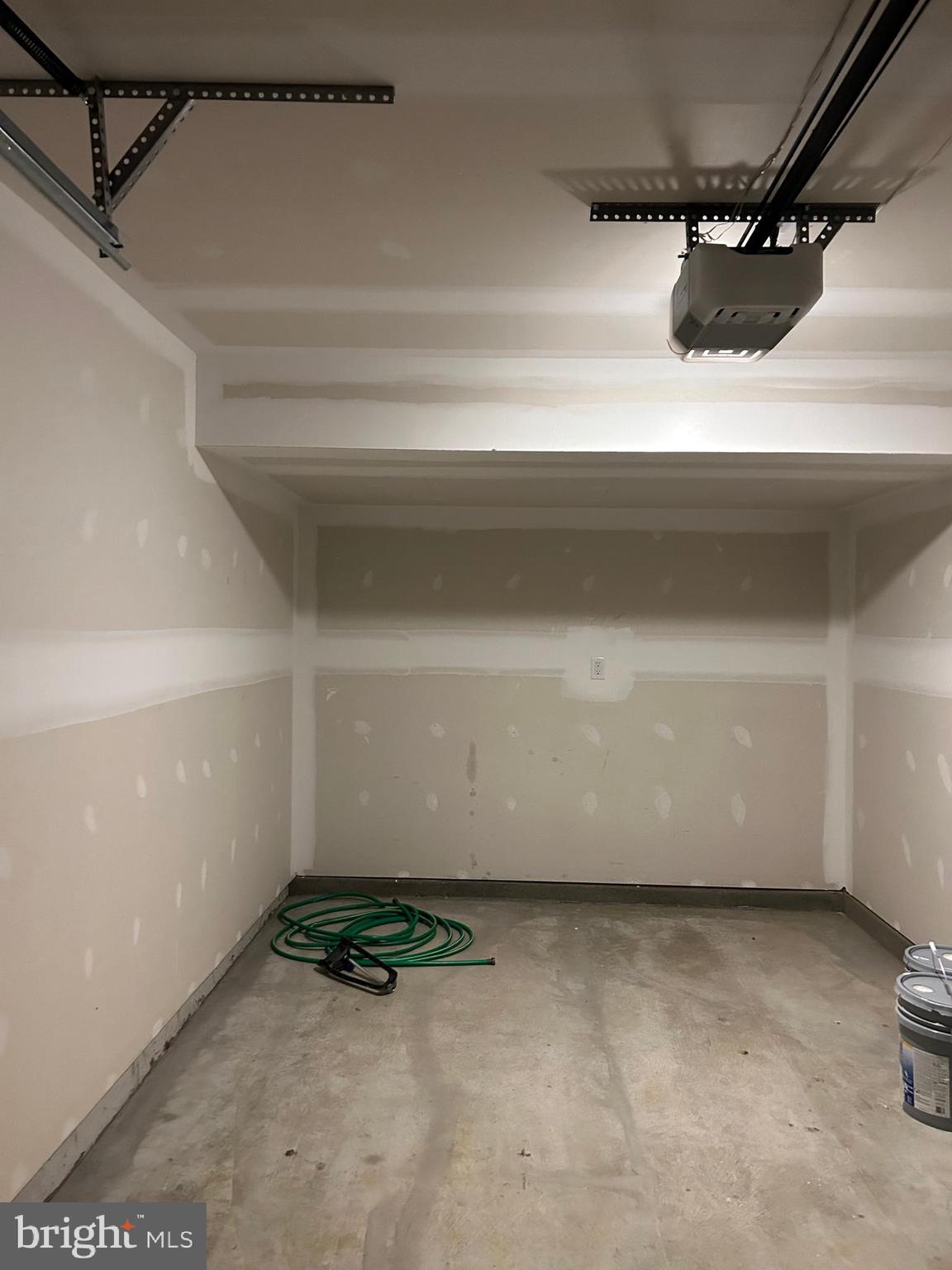 BRIAR RUN - Residential Lease