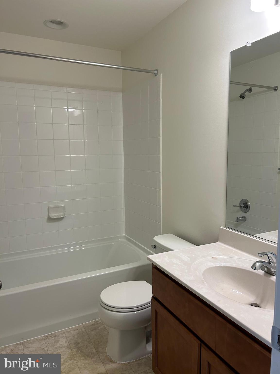 BRIAR RUN - Residential Lease