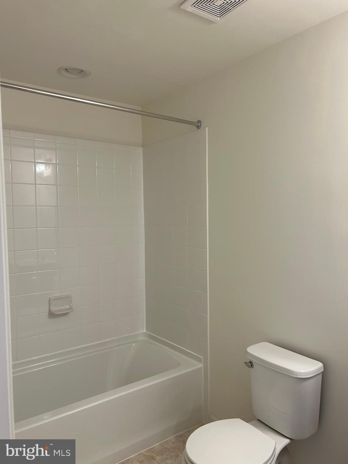 BRIAR RUN - Residential Lease