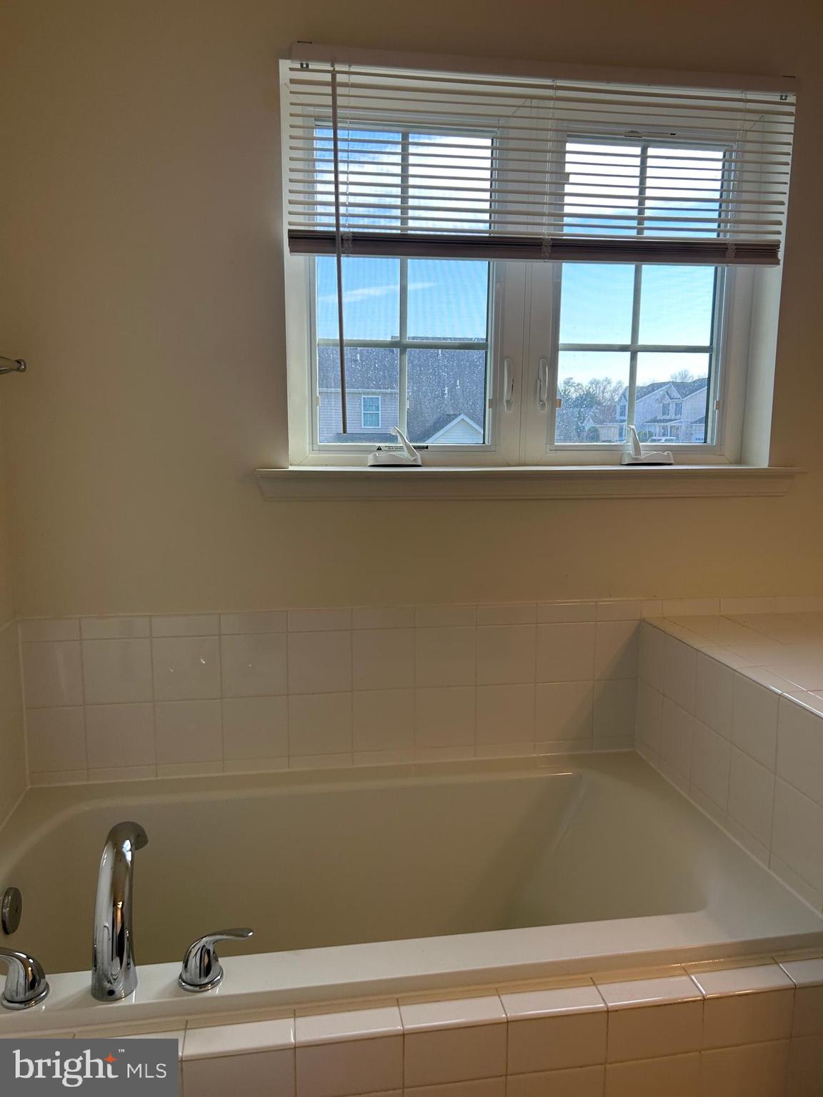 BRIAR RUN - Residential Lease