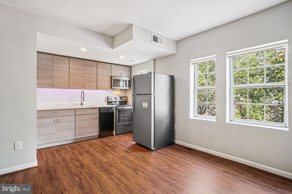 Photo of 1729 Queens Lane #1-119, ARLINGTON, VA 22201 (MLS # VAAR2064780)