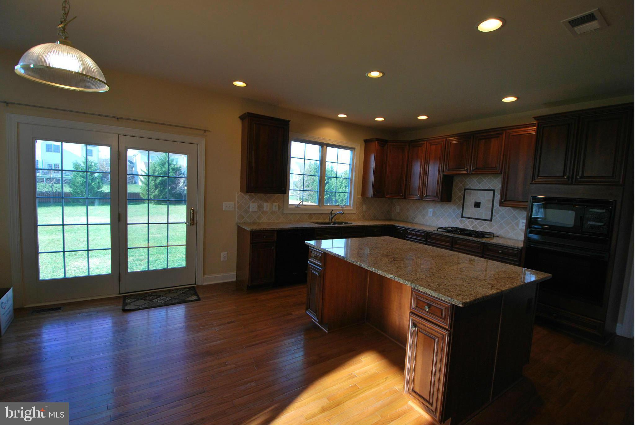 DOMINION VALLEY COUNTRY CLUB - Residential Lease