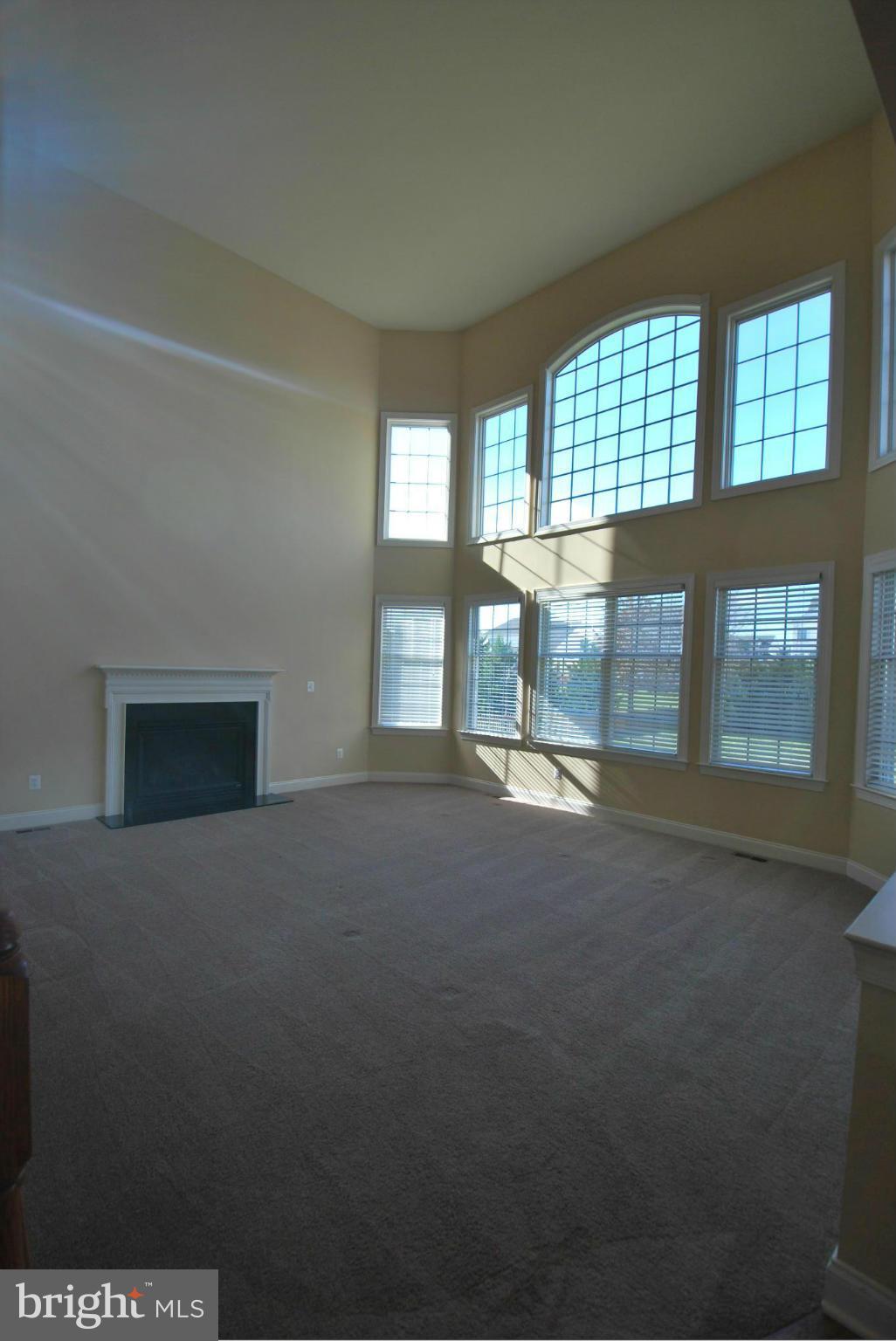 DOMINION VALLEY COUNTRY CLUB - Residential Lease