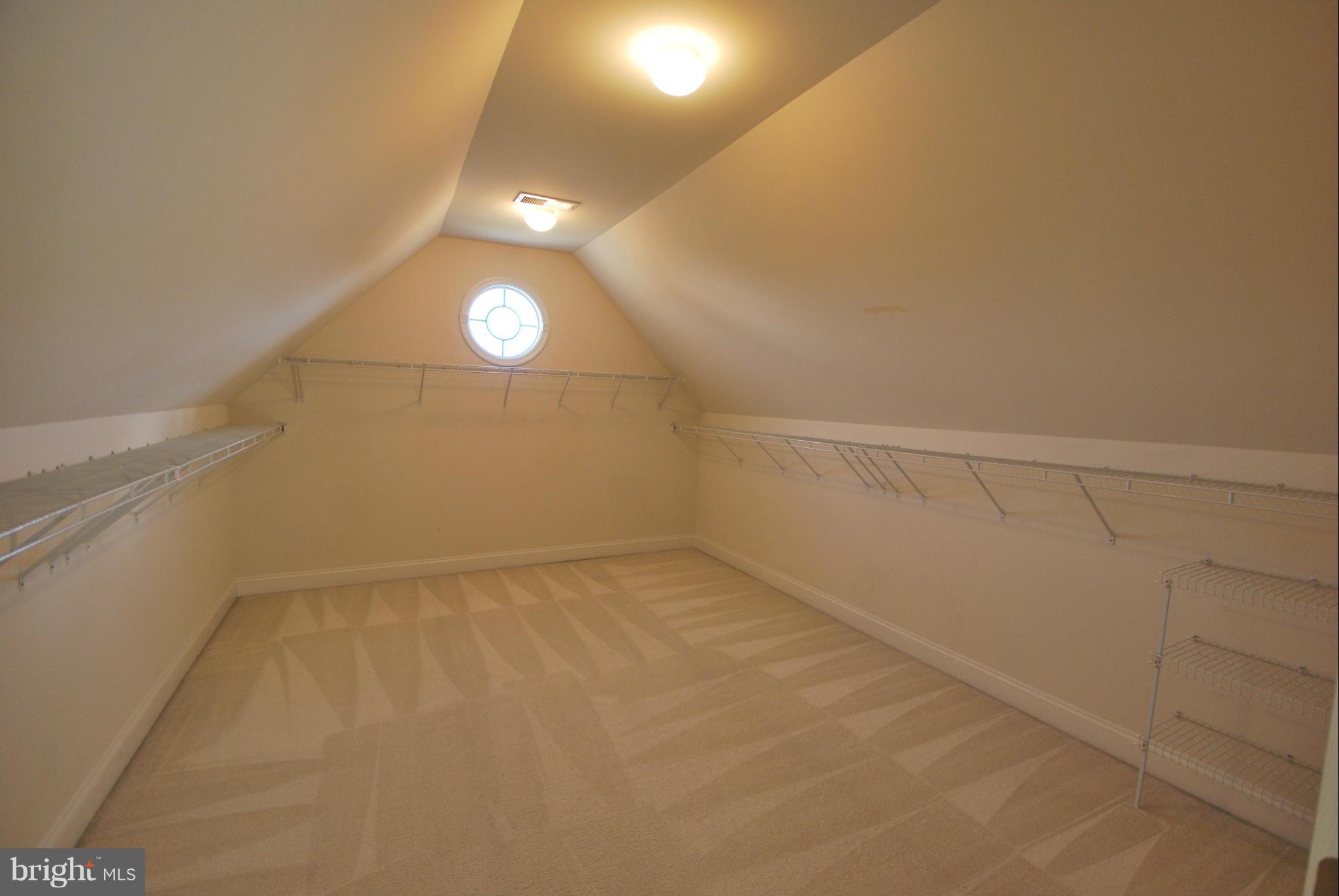 DOMINION VALLEY COUNTRY CLUB - Residential Lease