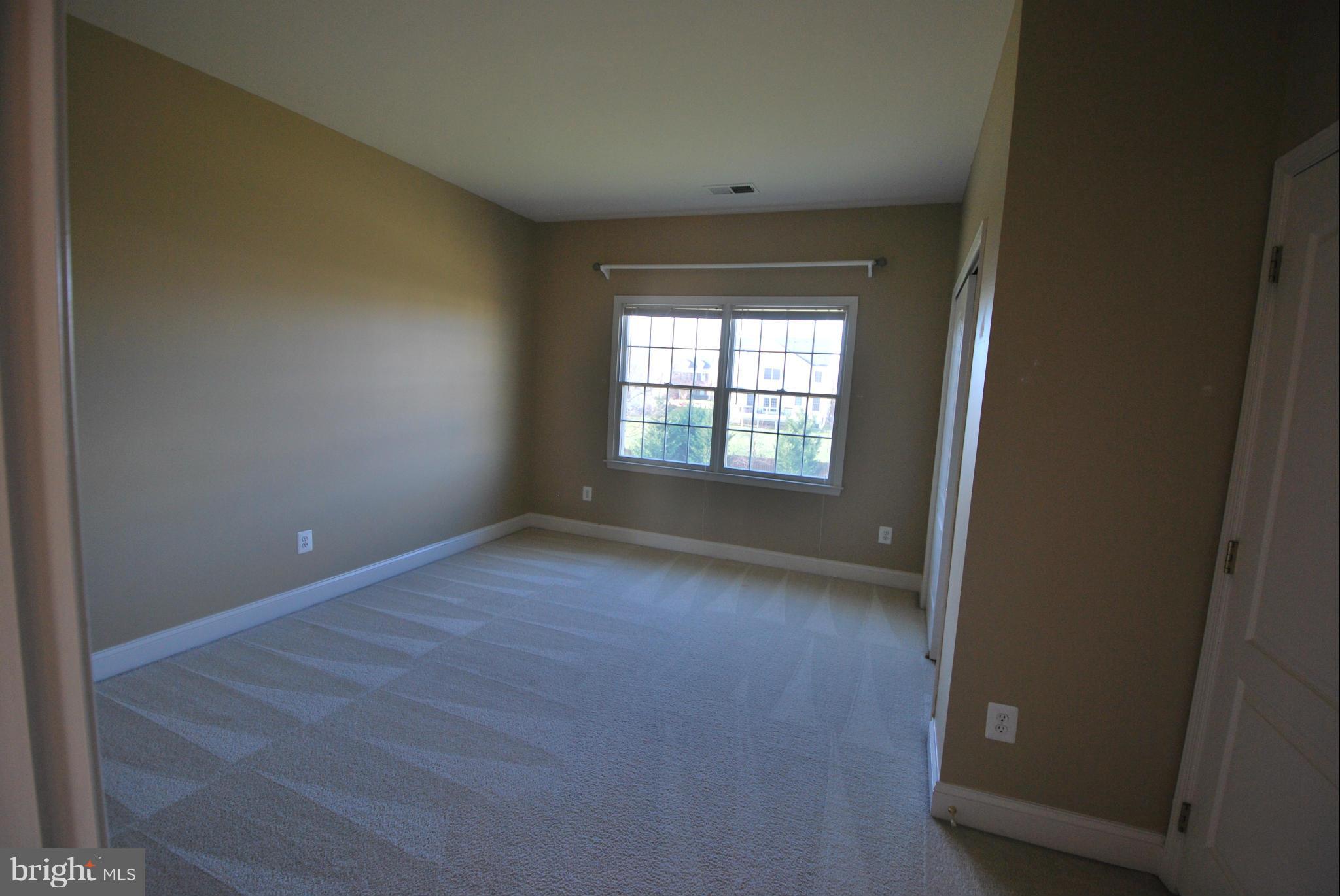 DOMINION VALLEY COUNTRY CLUB - Residential Lease