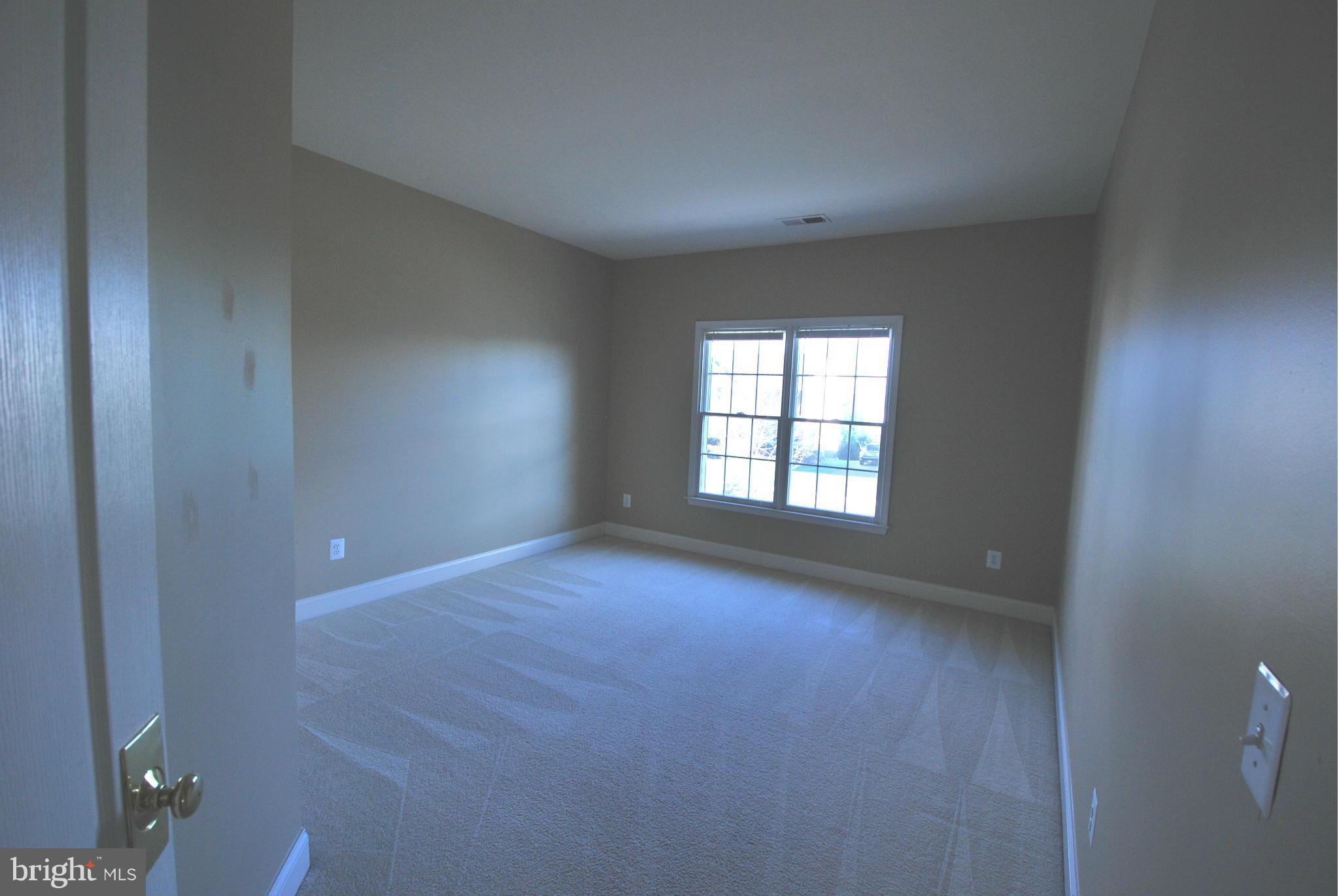 DOMINION VALLEY COUNTRY CLUB - Residential Lease